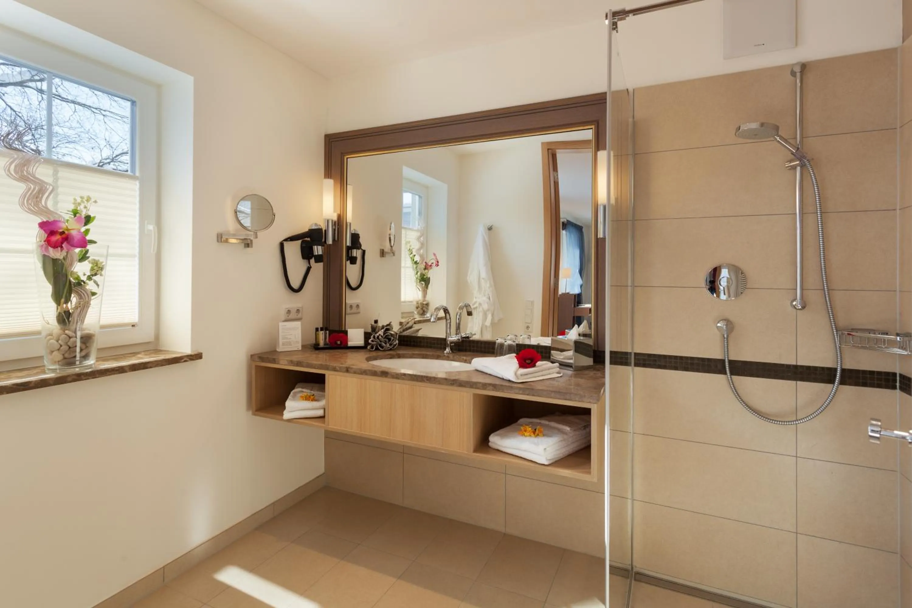 Bathroom in Villa Ludwig Suite Hotel