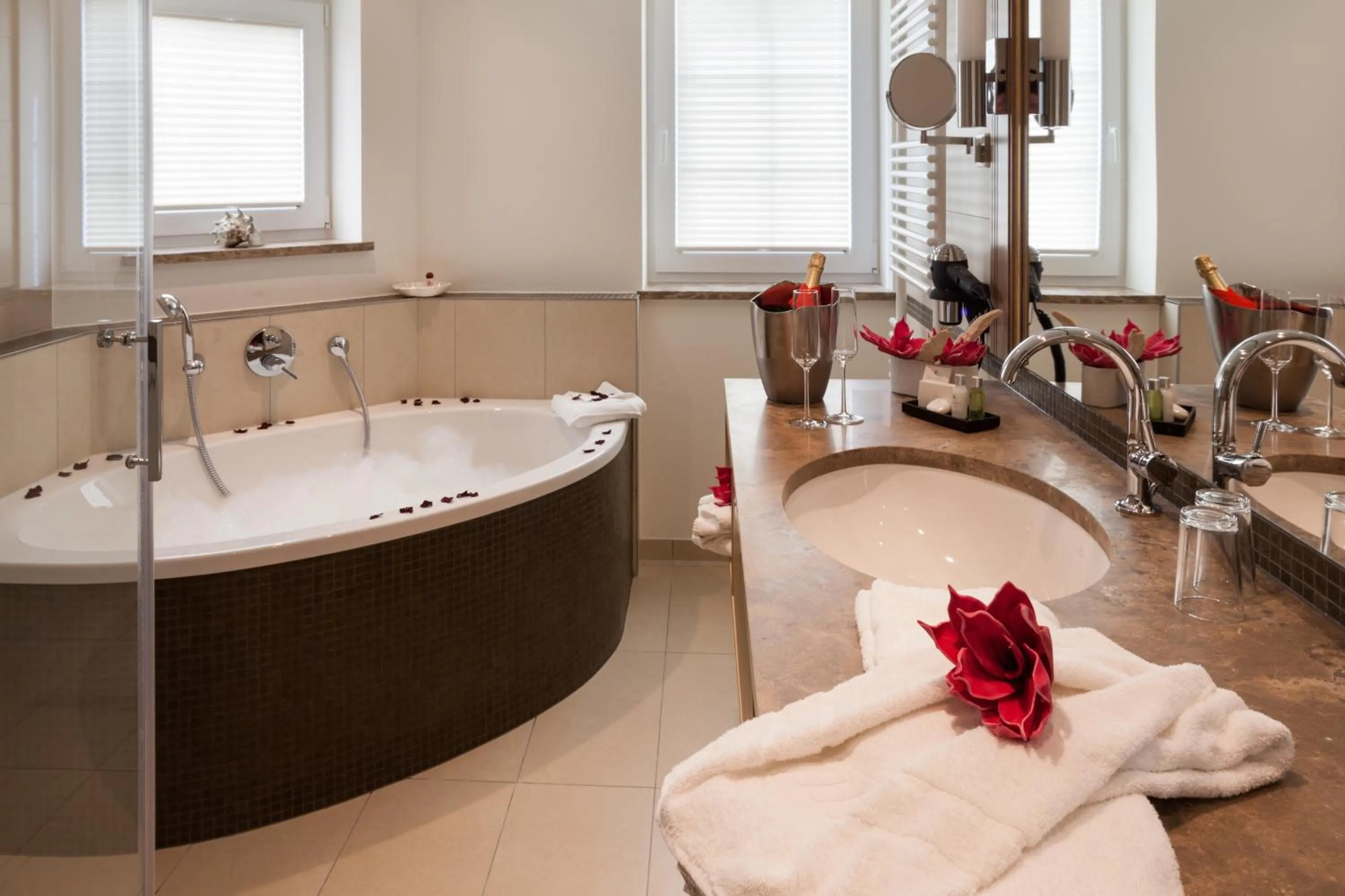 Bathroom in Villa Ludwig Suite Hotel