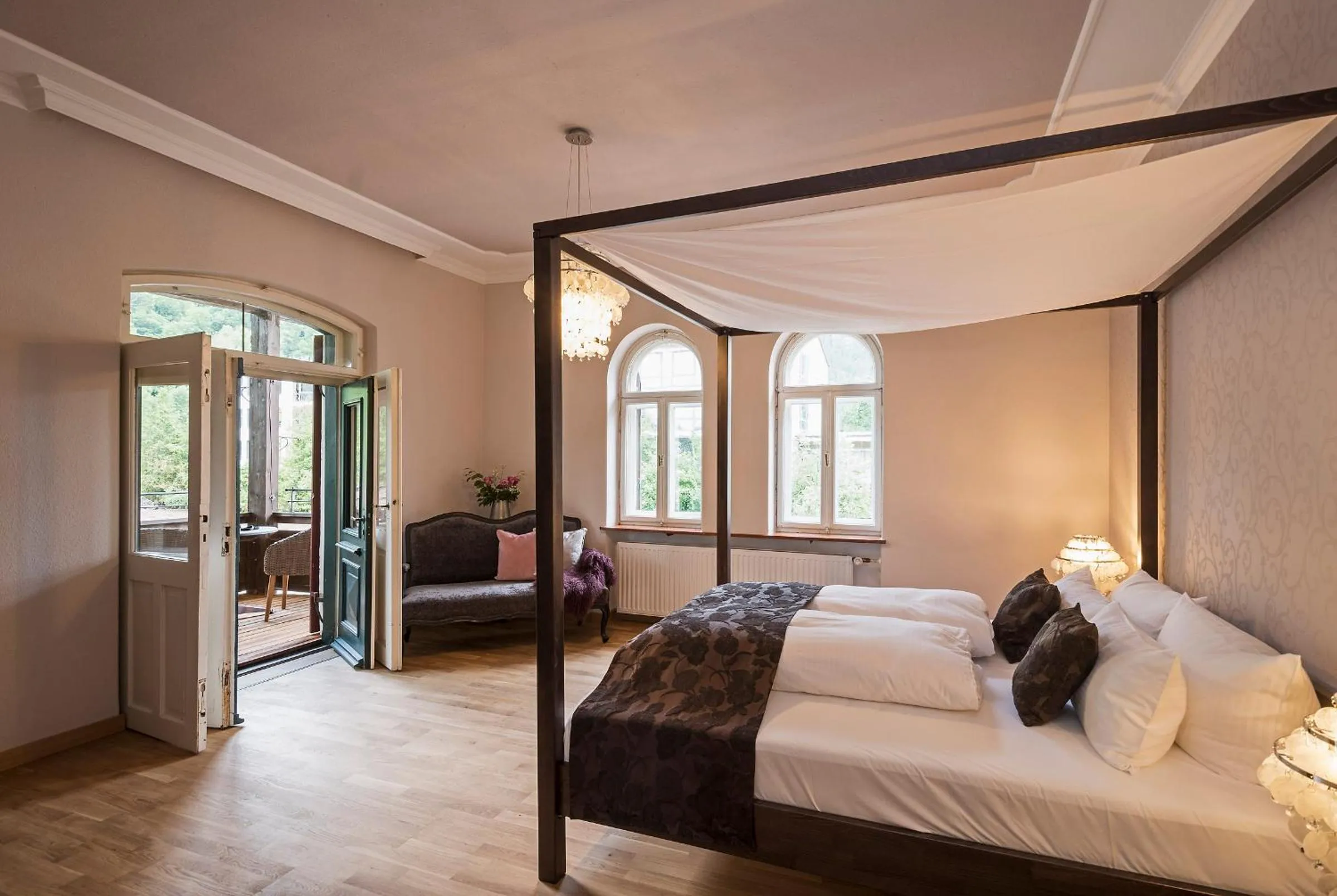 Bedroom, Bed in Villa Ludwig Suite Hotel