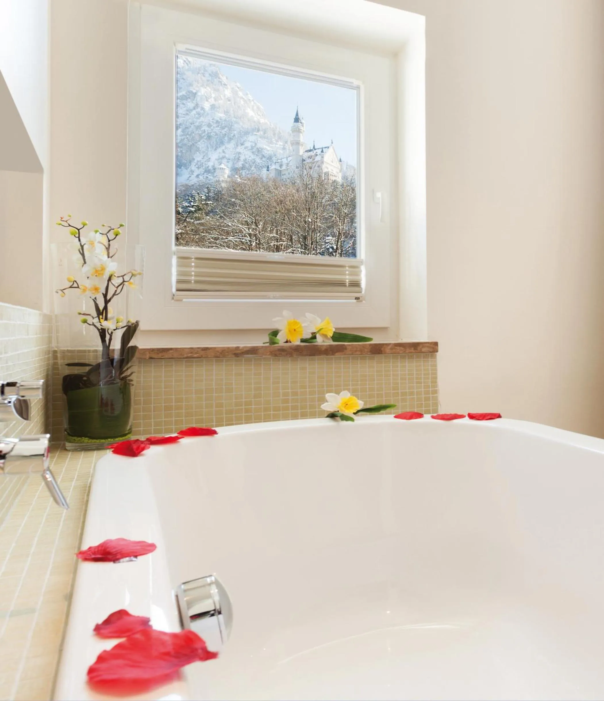 Bath in Villa Ludwig Suite Hotel