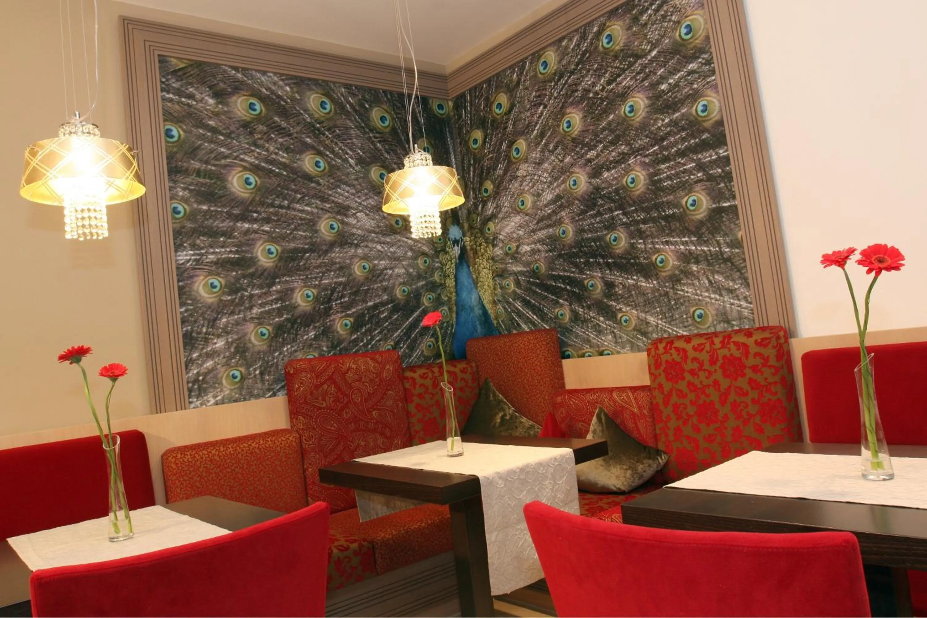 Restaurant/places to eat in Villa Ludwig Suite Hotel