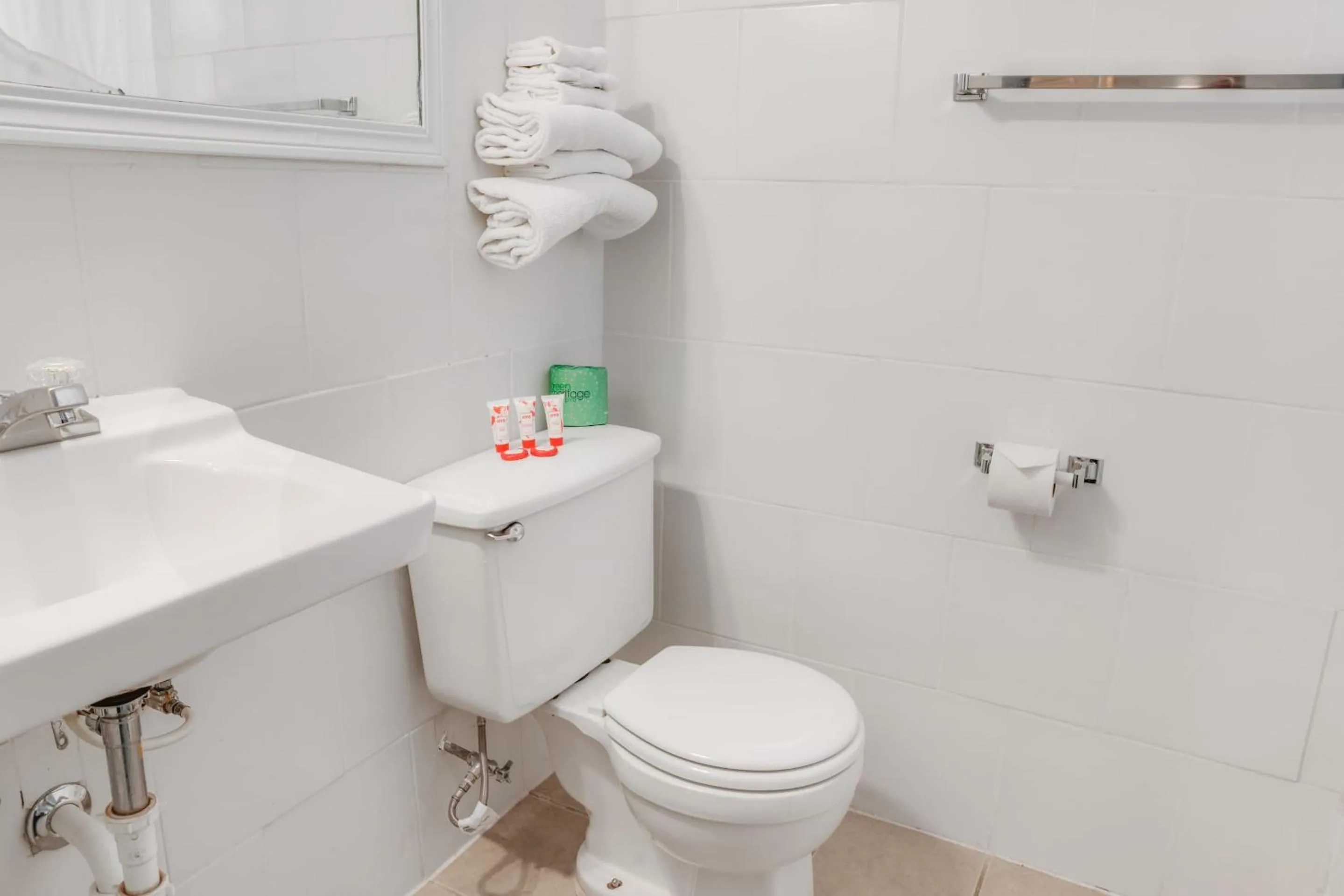 Bathroom in OYO Hotel Liberal, Kansas