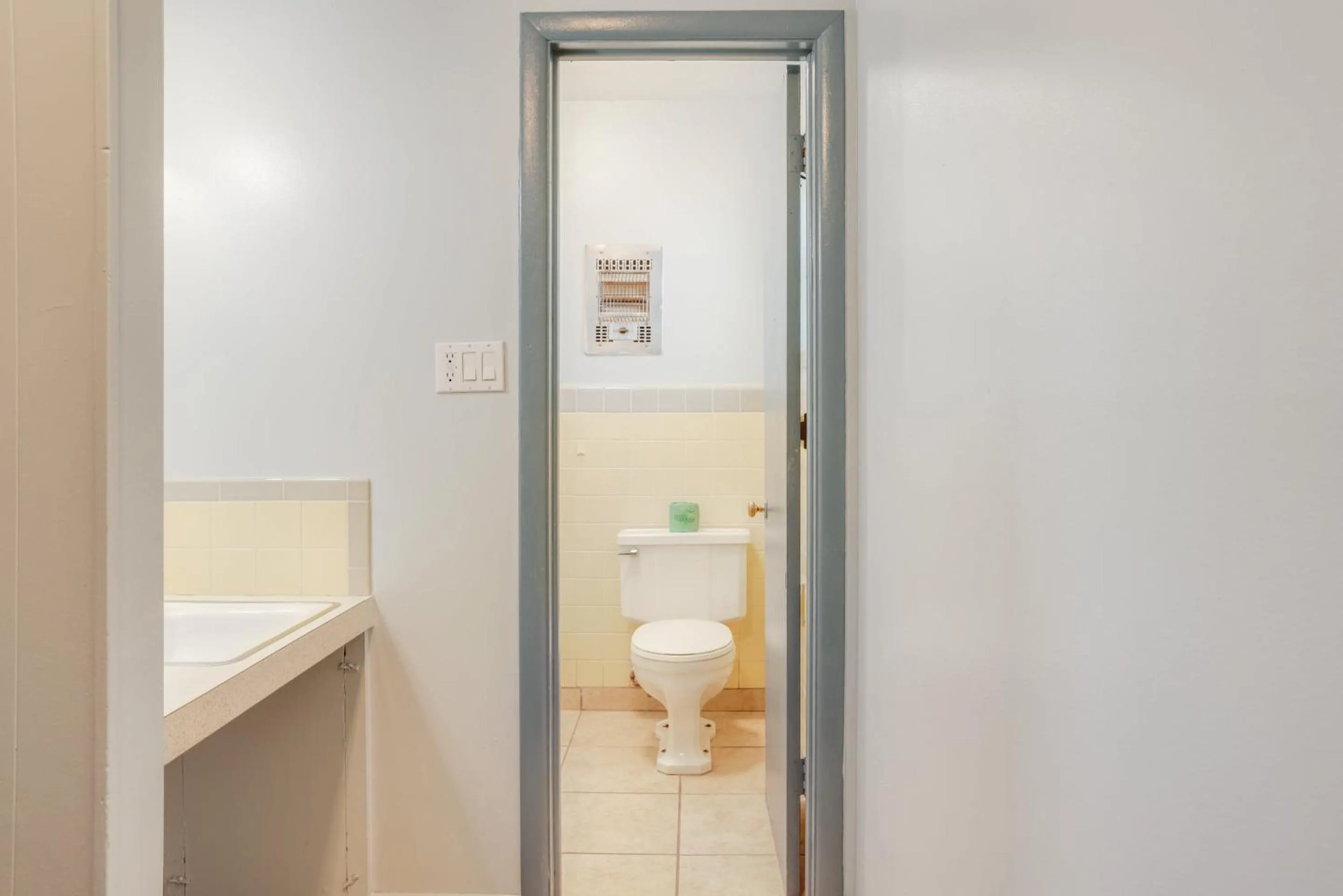 Bathroom in OYO Hotel Liberal, Kansas