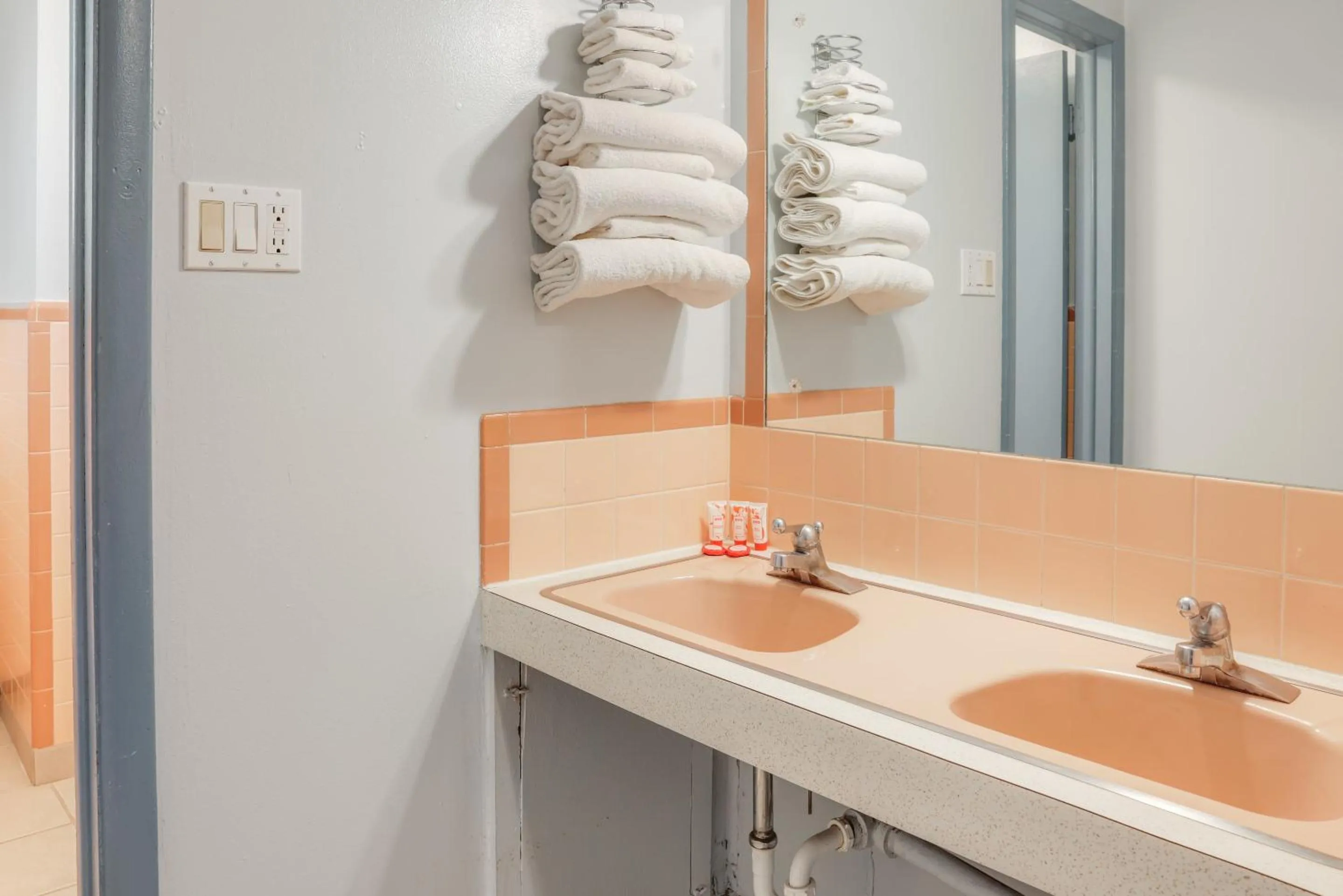 Bathroom in OYO Hotel Liberal, Kansas