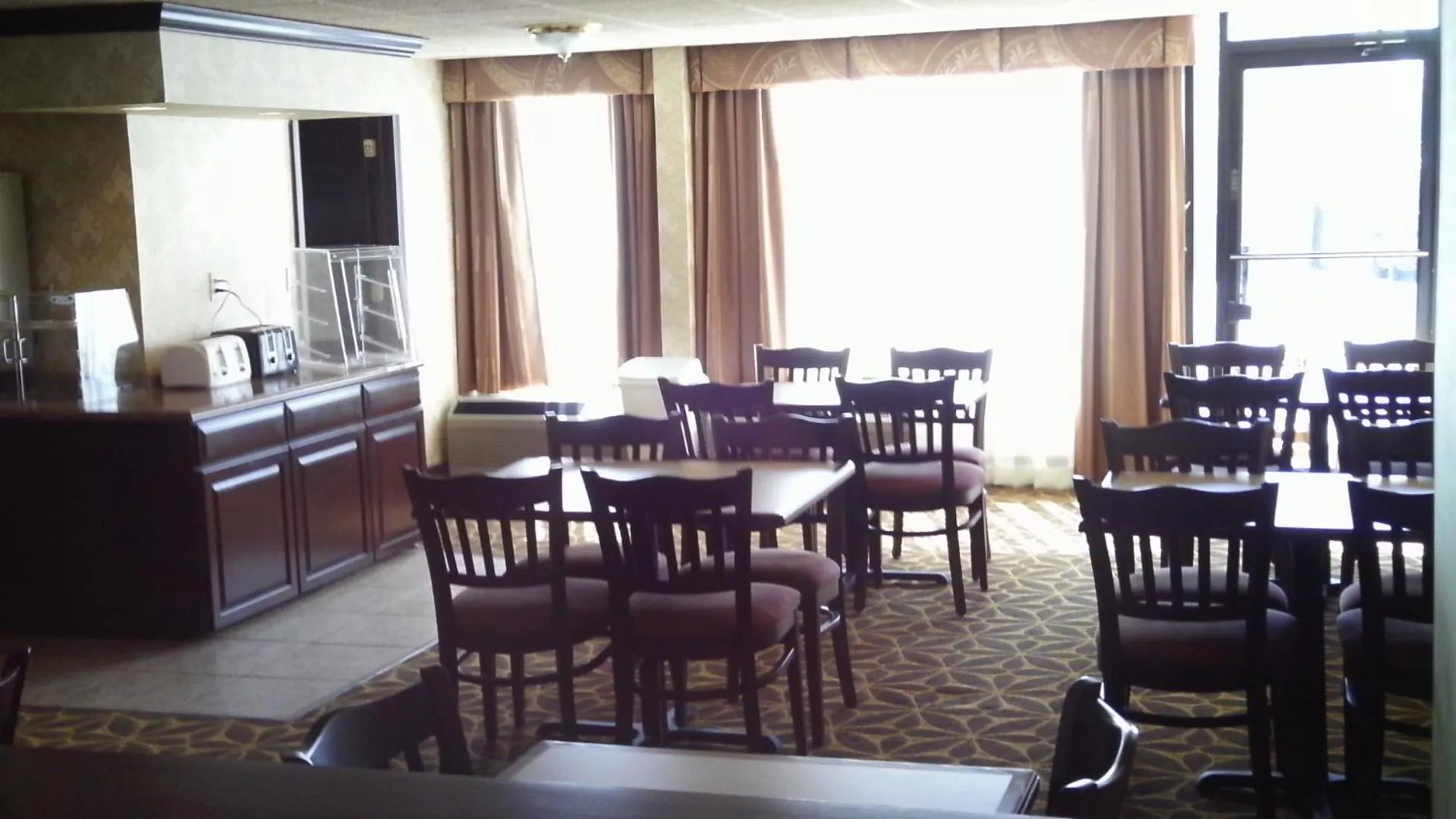 Day in Super 8 by Wyndham Erie/I 90