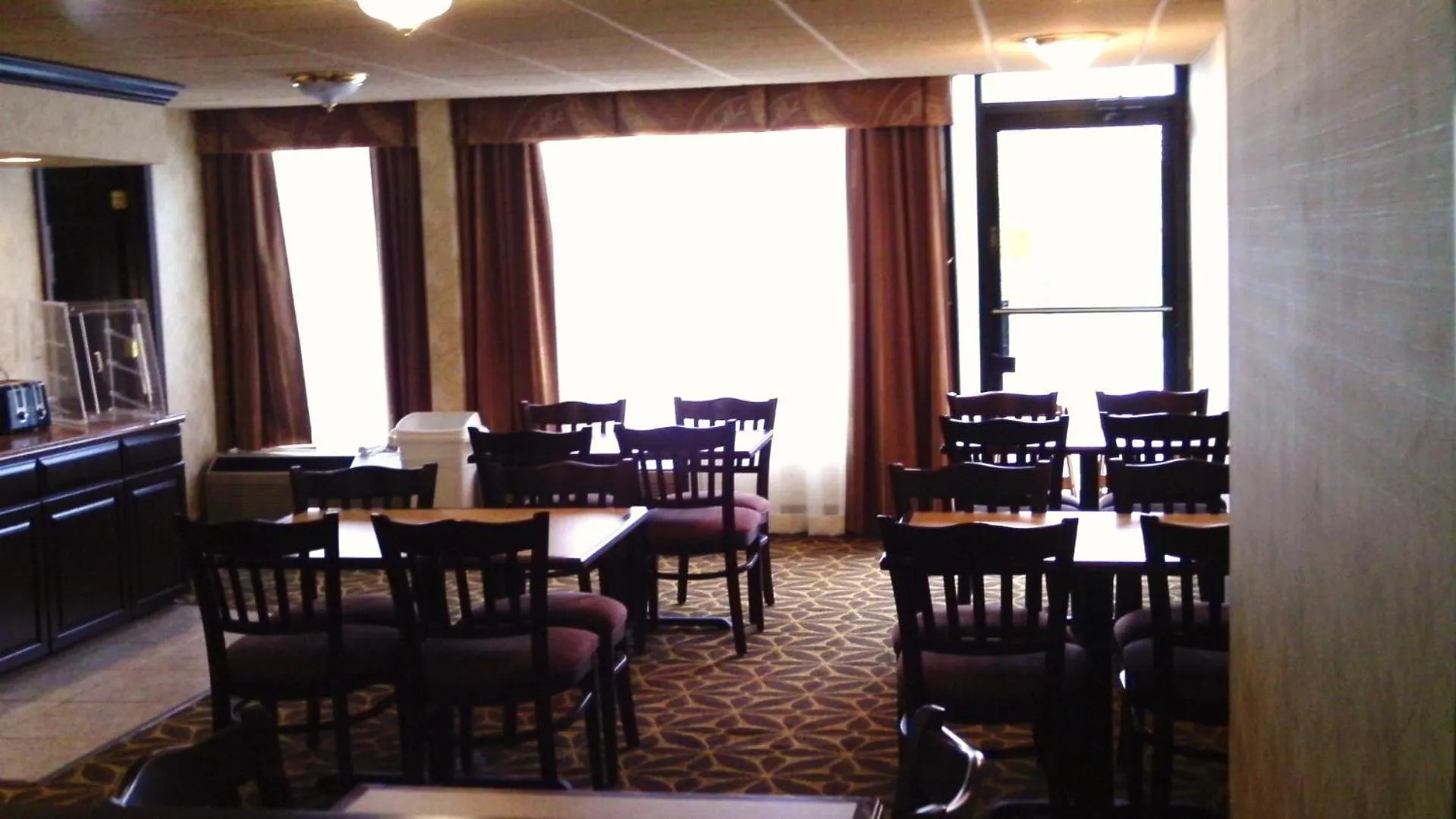 Day in Super 8 by Wyndham Erie/I 90