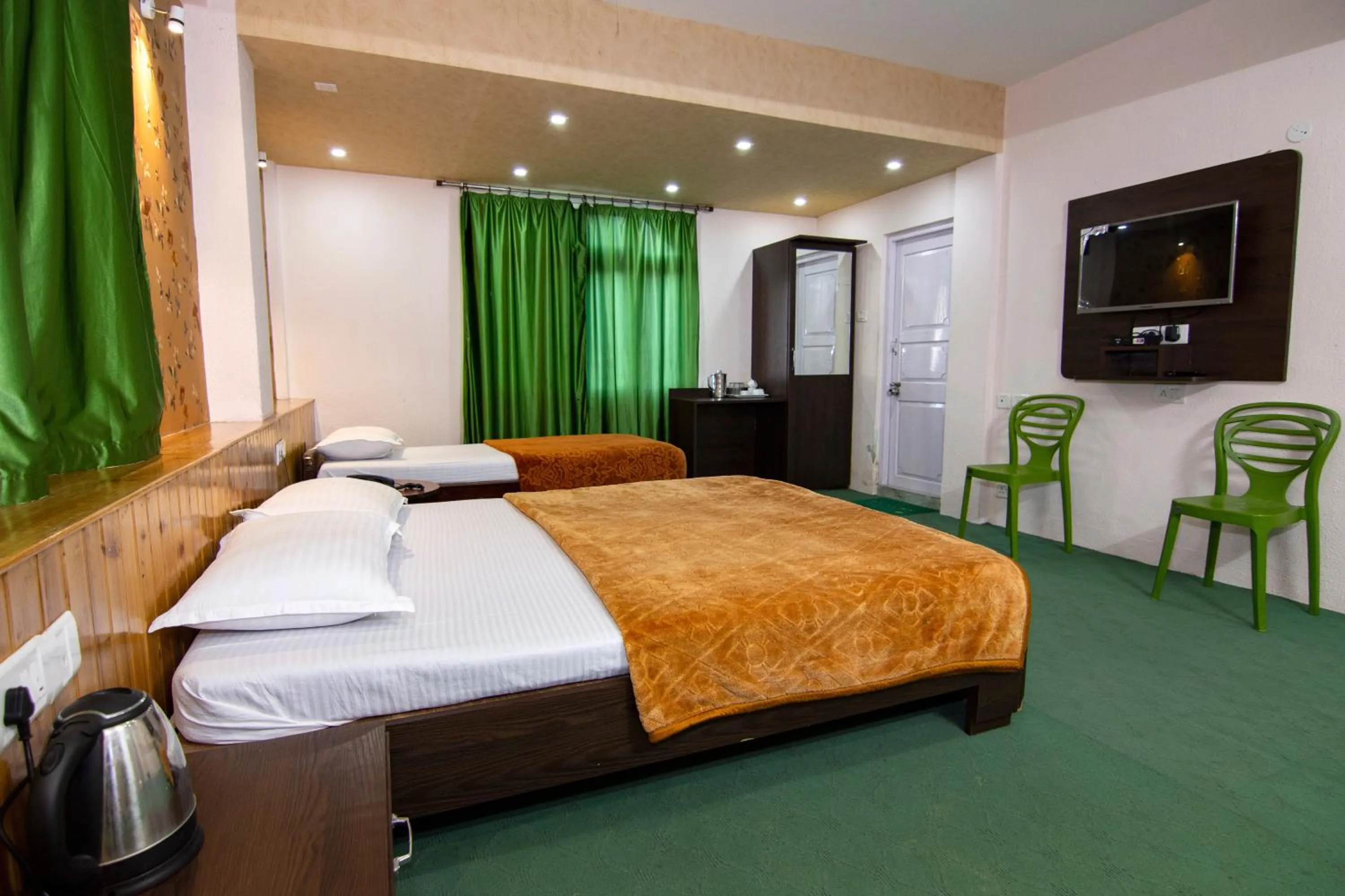 Bed in Hotel Paradiso