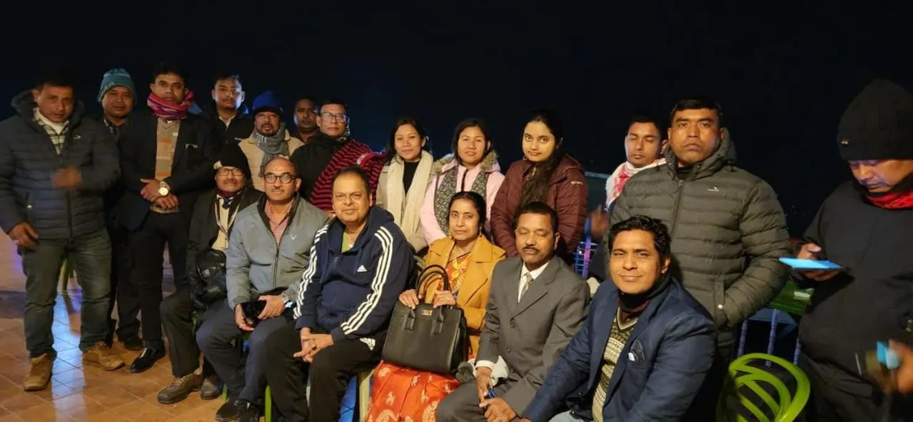 People in Hotel Paradiso