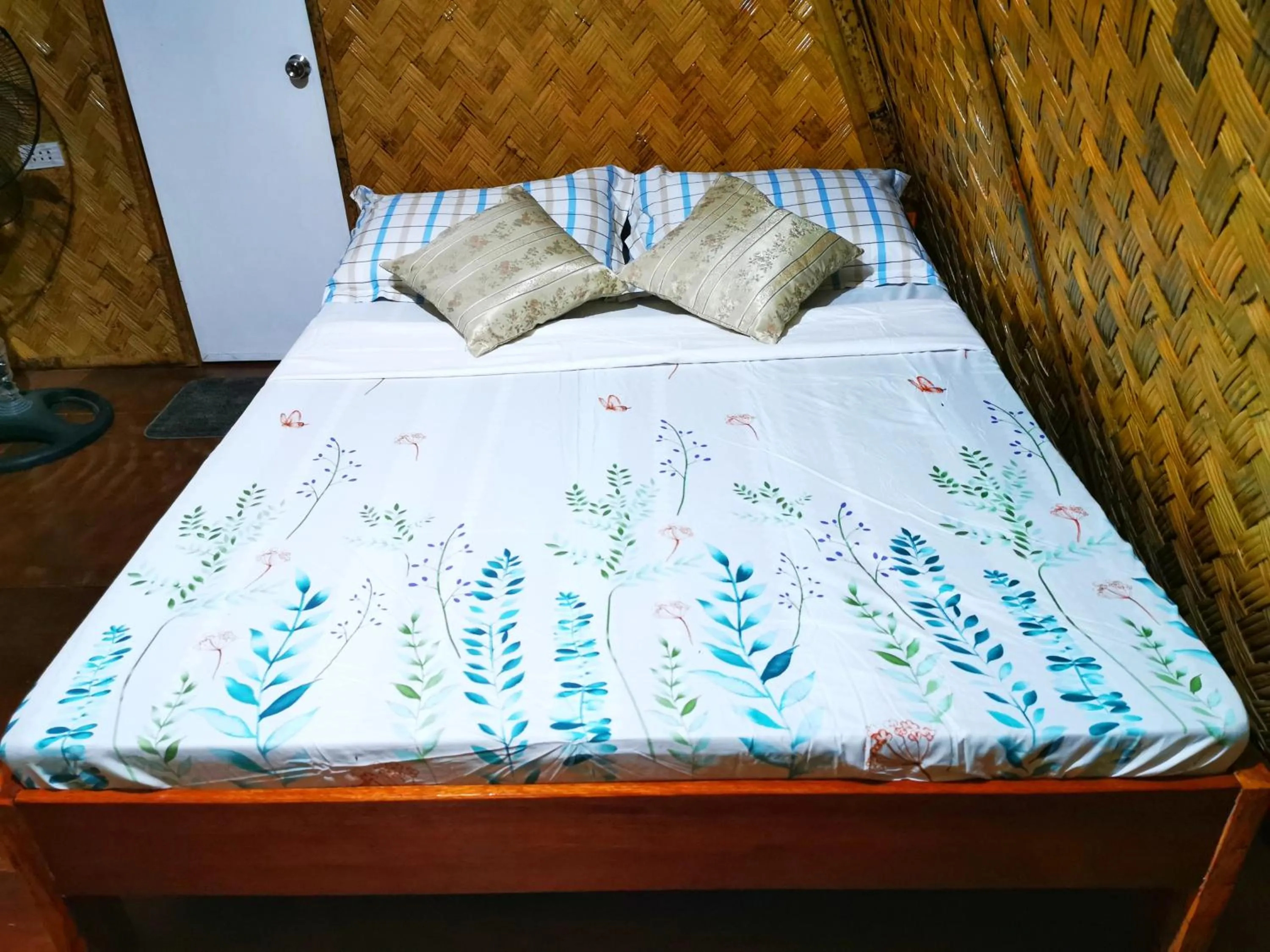 Bed in Acuario Beach Inn