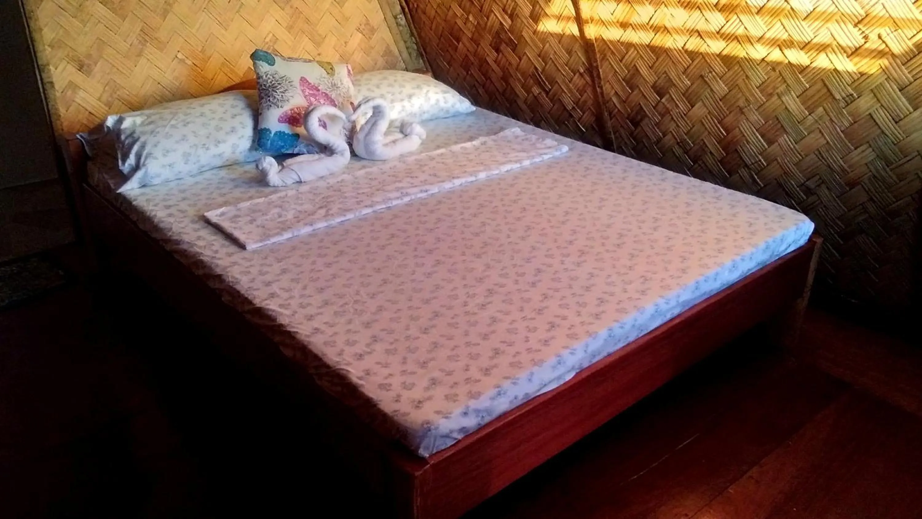 Bed in Acuario Beach Inn