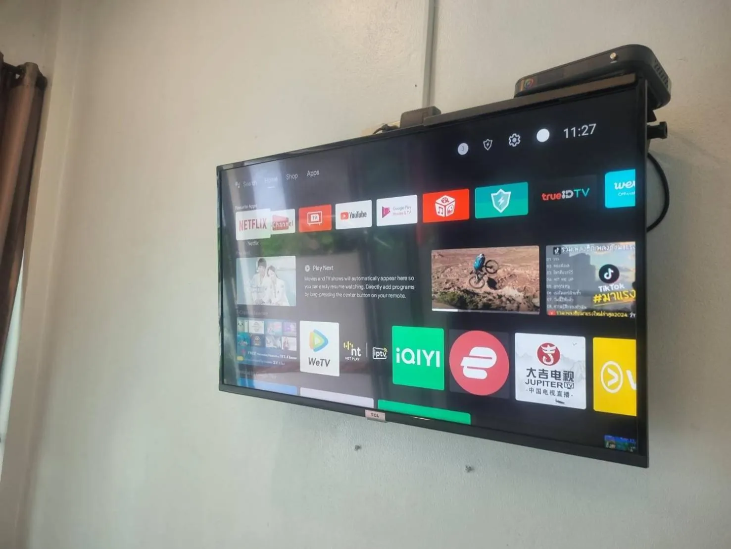 TV and multimedia in Samed Your House Family Room