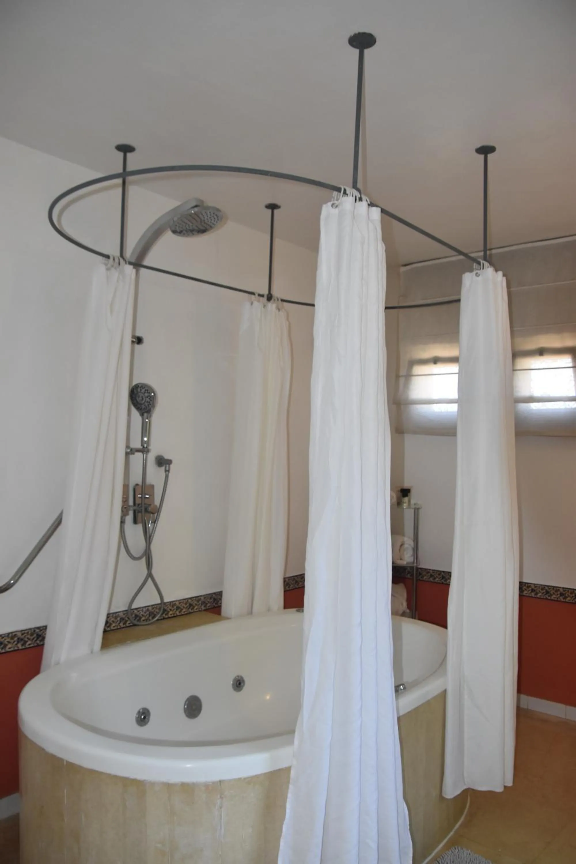 Hot Tub in Artists' Colony Inn Zefat