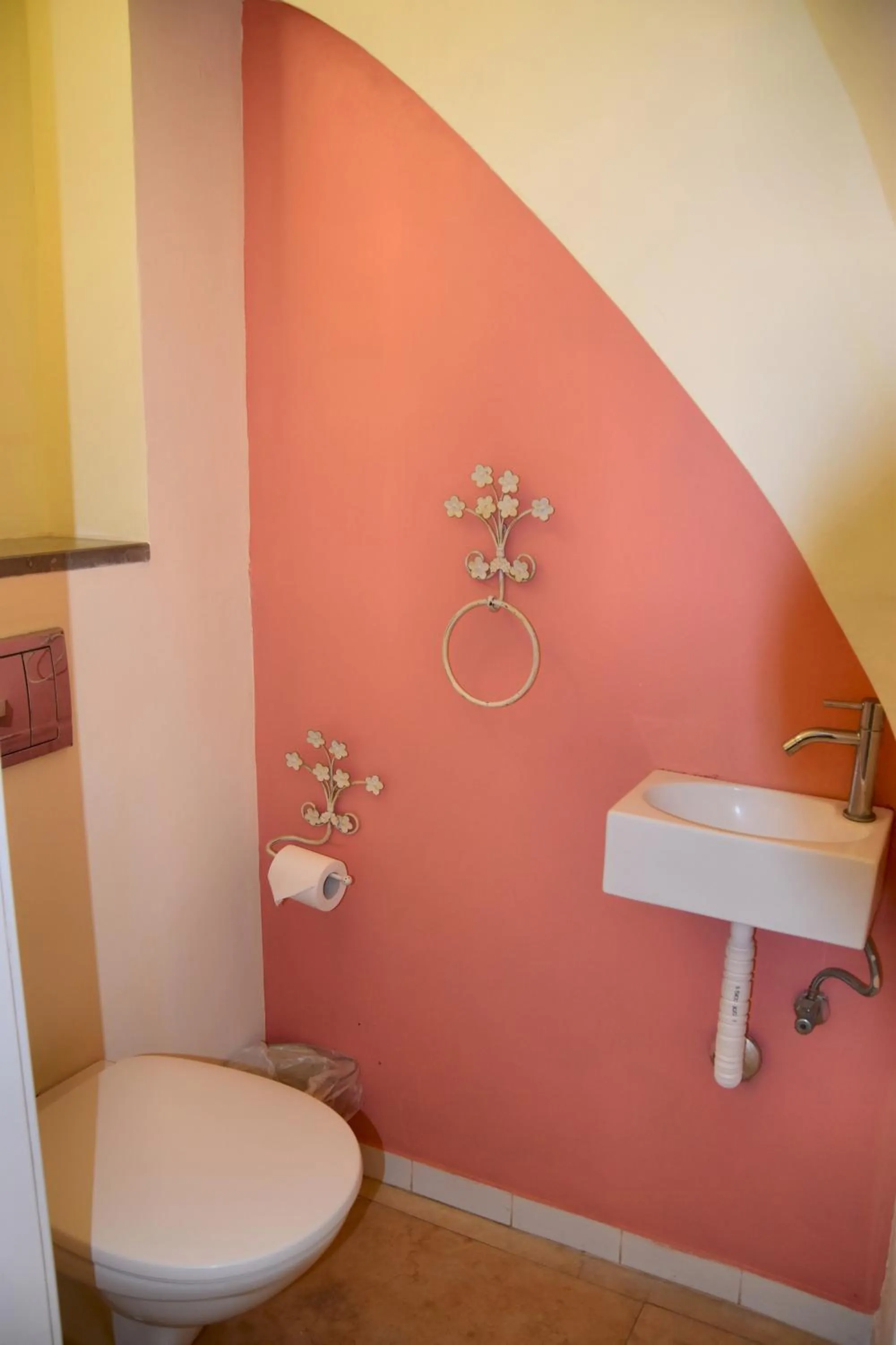 Toilet in Artists' Colony Inn Zefat