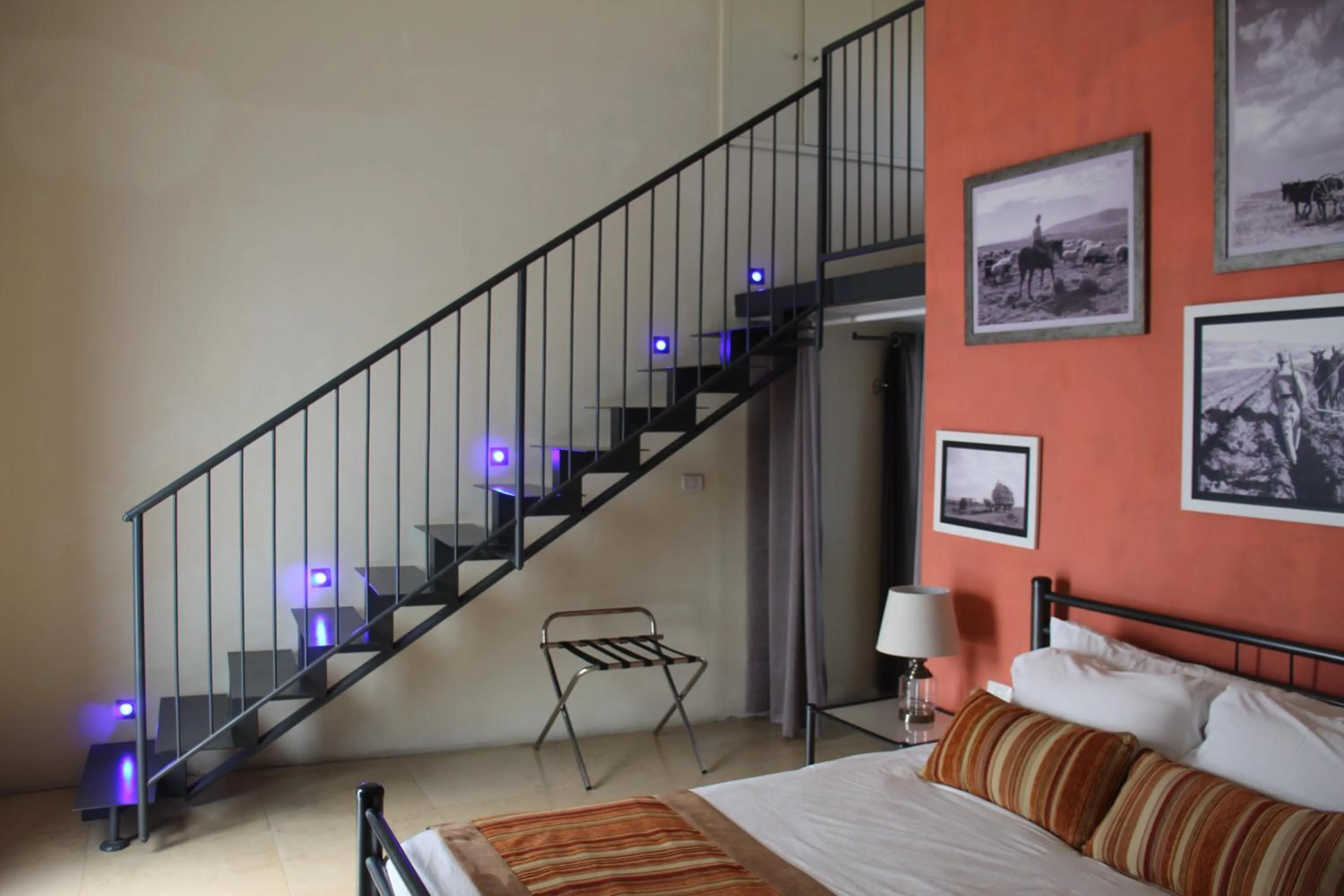 Bed in Artists' Colony Inn Zefat