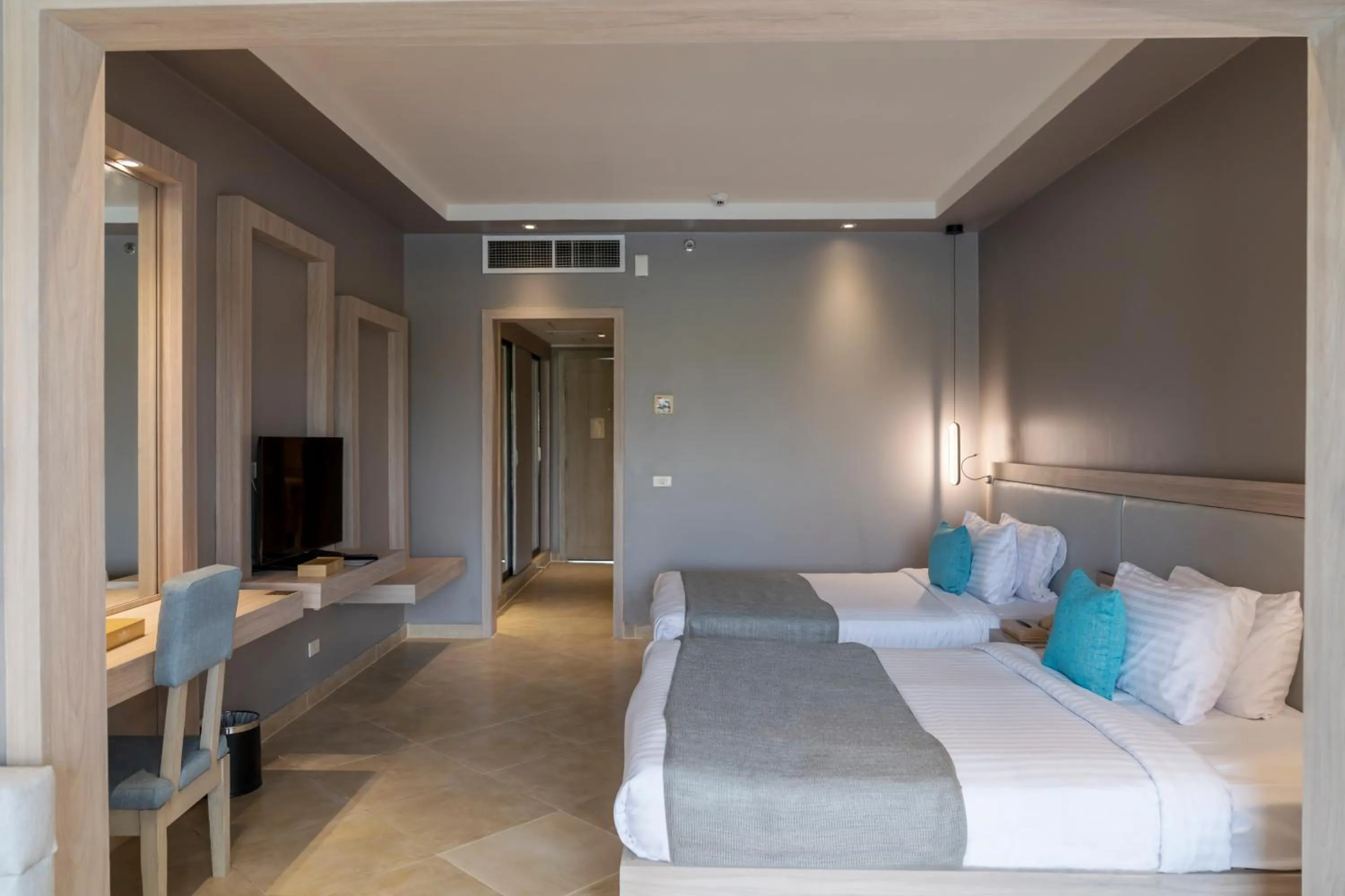 Bed in Sunrise Crystal Bay Resort -Grand Select