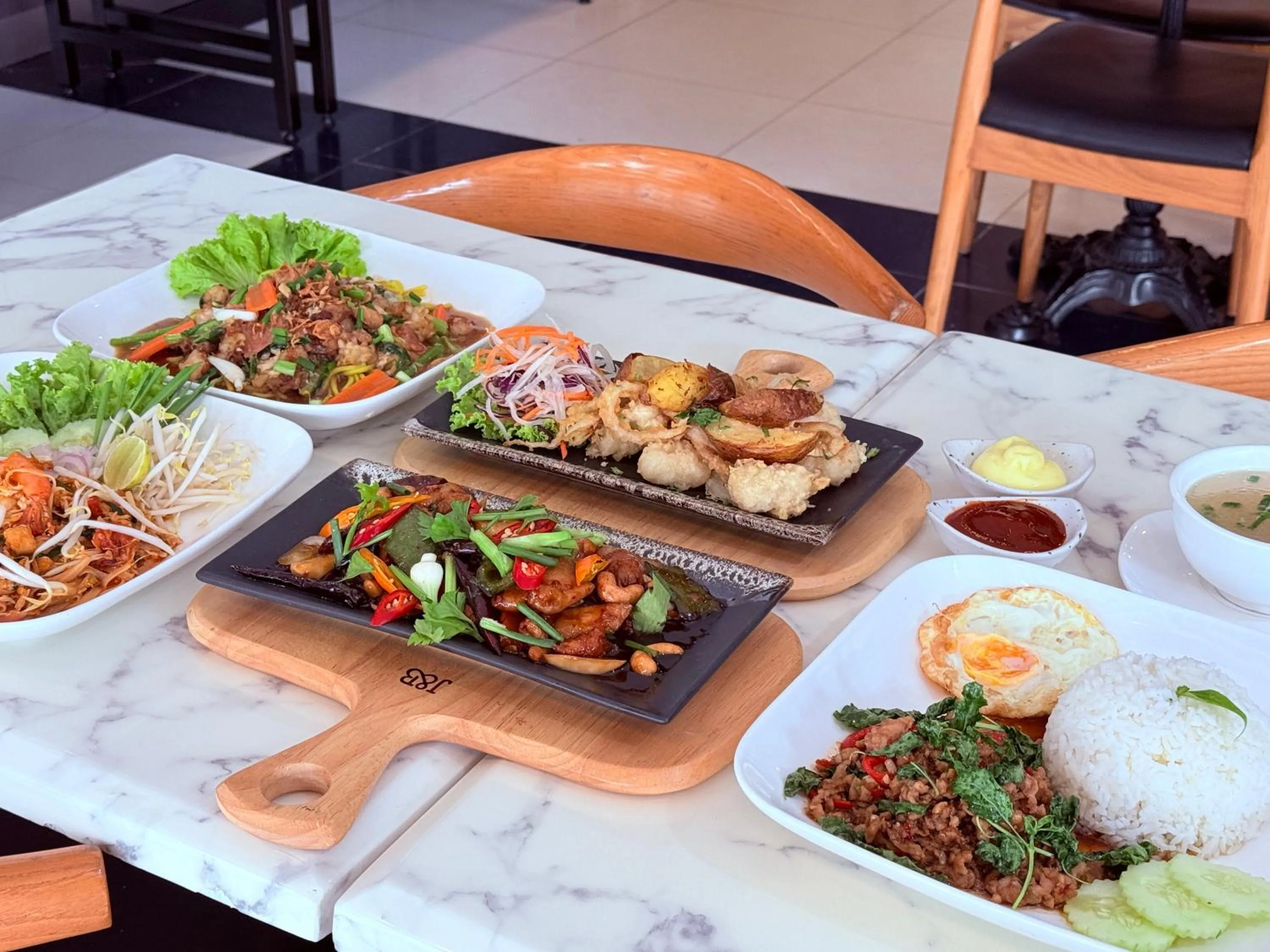 Food and drinks in Cubic Bed Pratunam