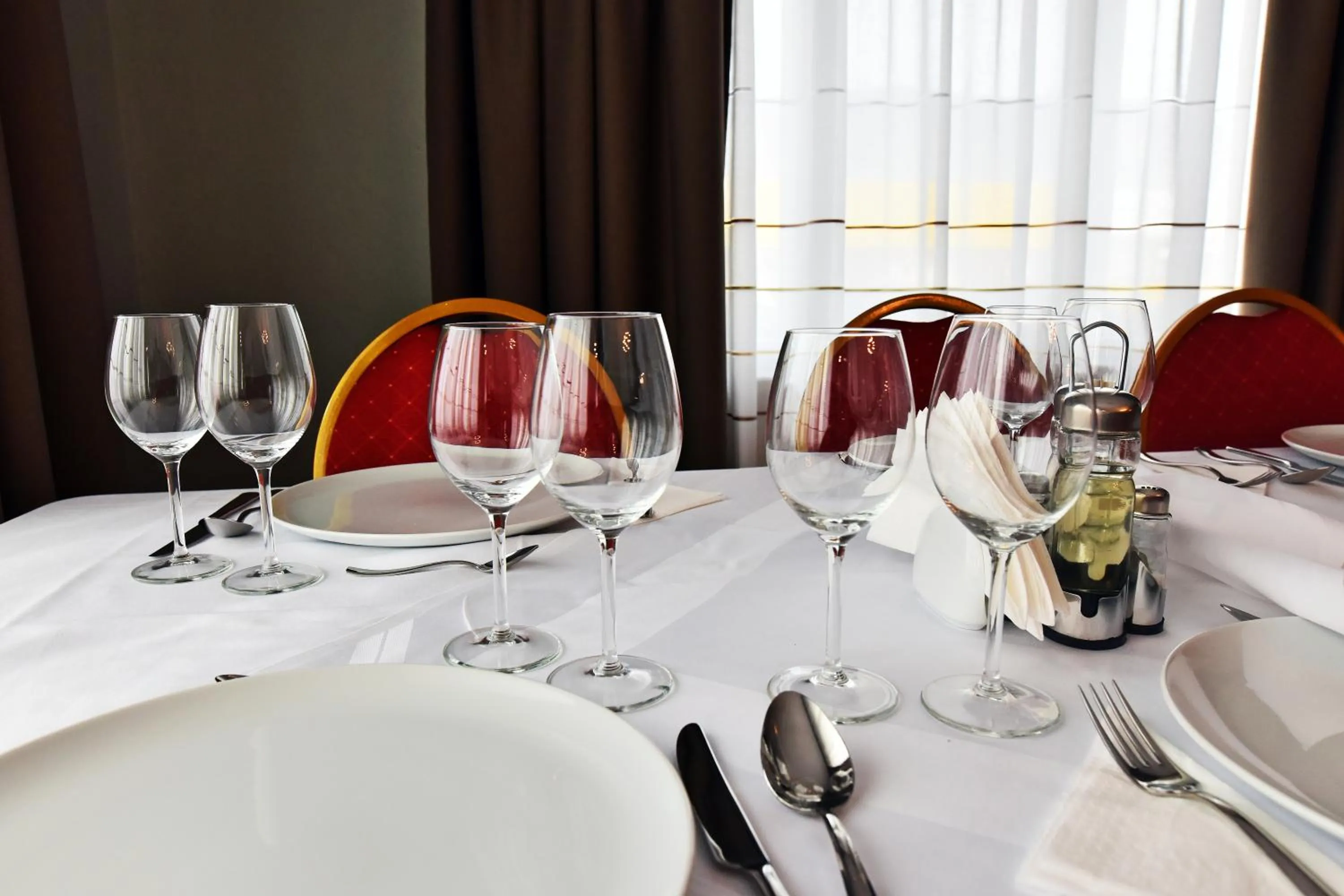 Restaurant/places to eat in Areo Hotel & Restaurant