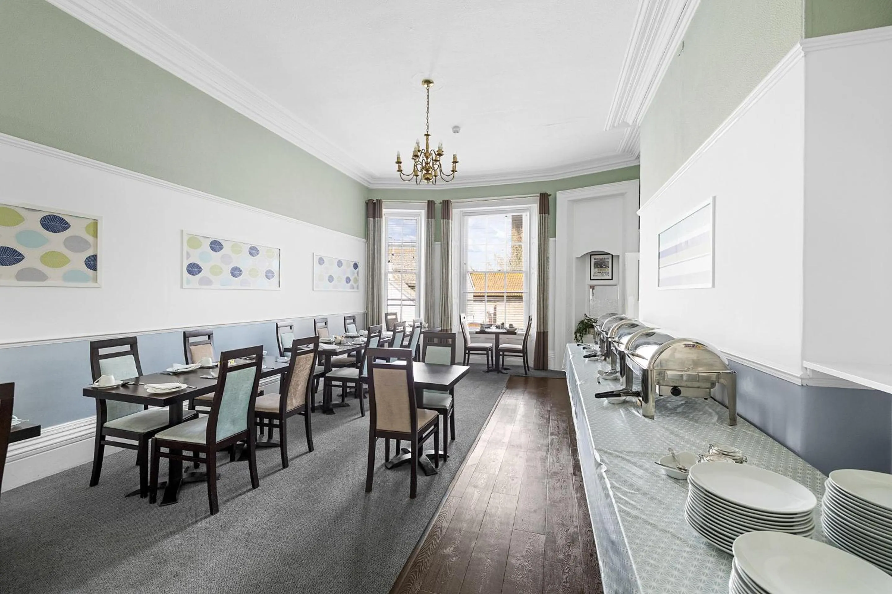 Dining area in Imperial Plymouth