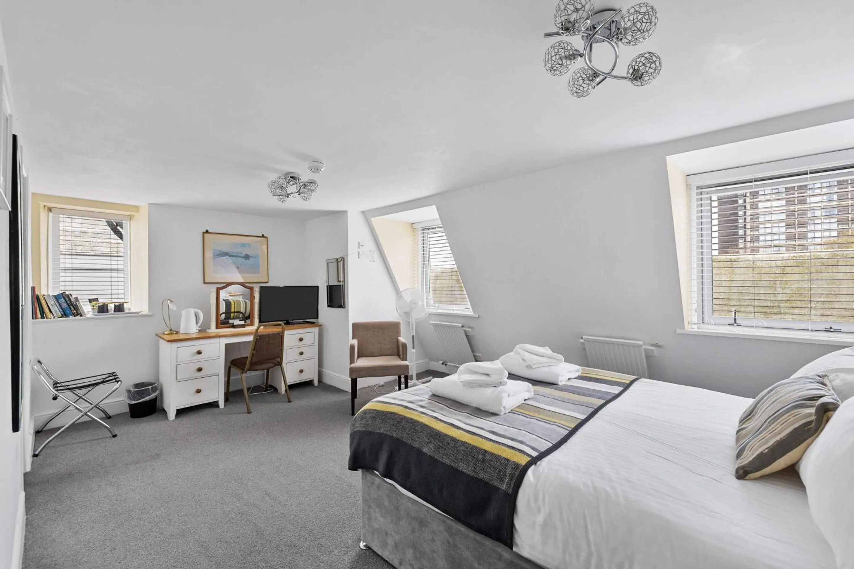 Bedroom, Bed in Imperial Plymouth