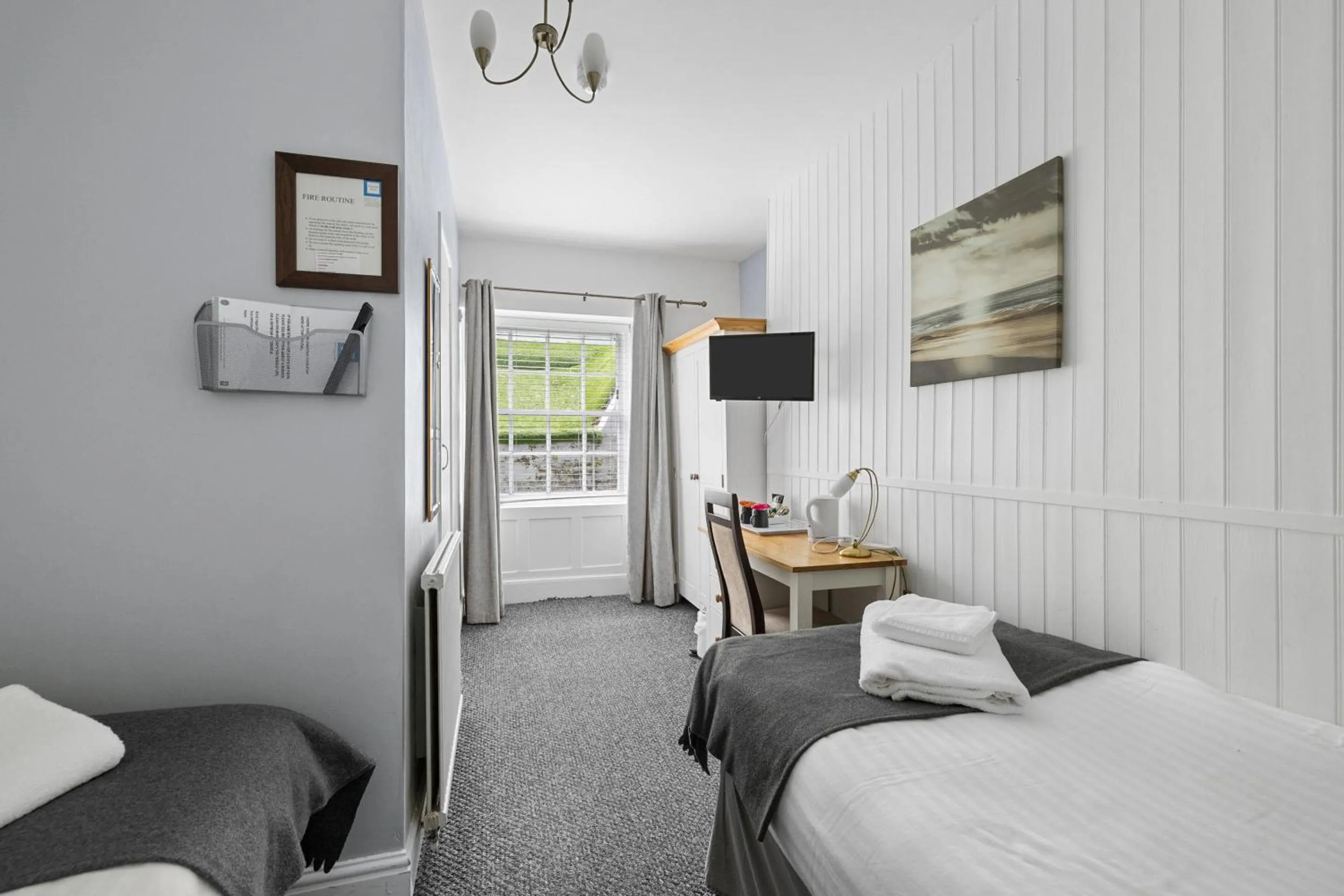 Bedroom, Bed in Imperial Plymouth