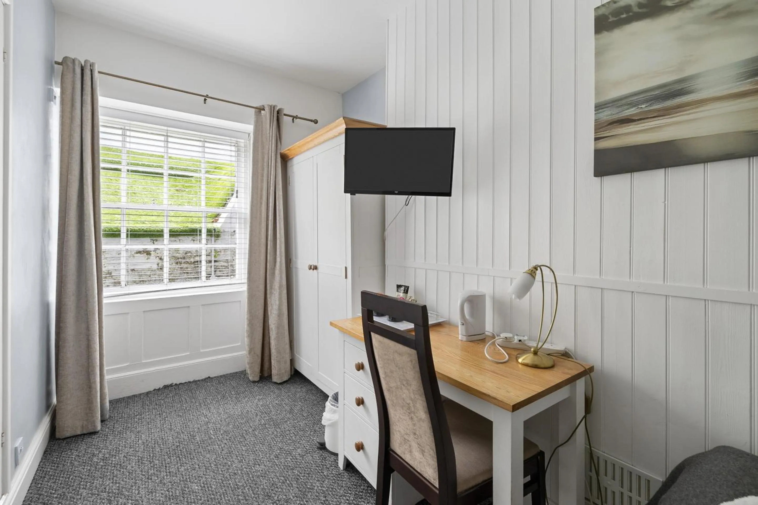 Bedroom in Imperial Plymouth