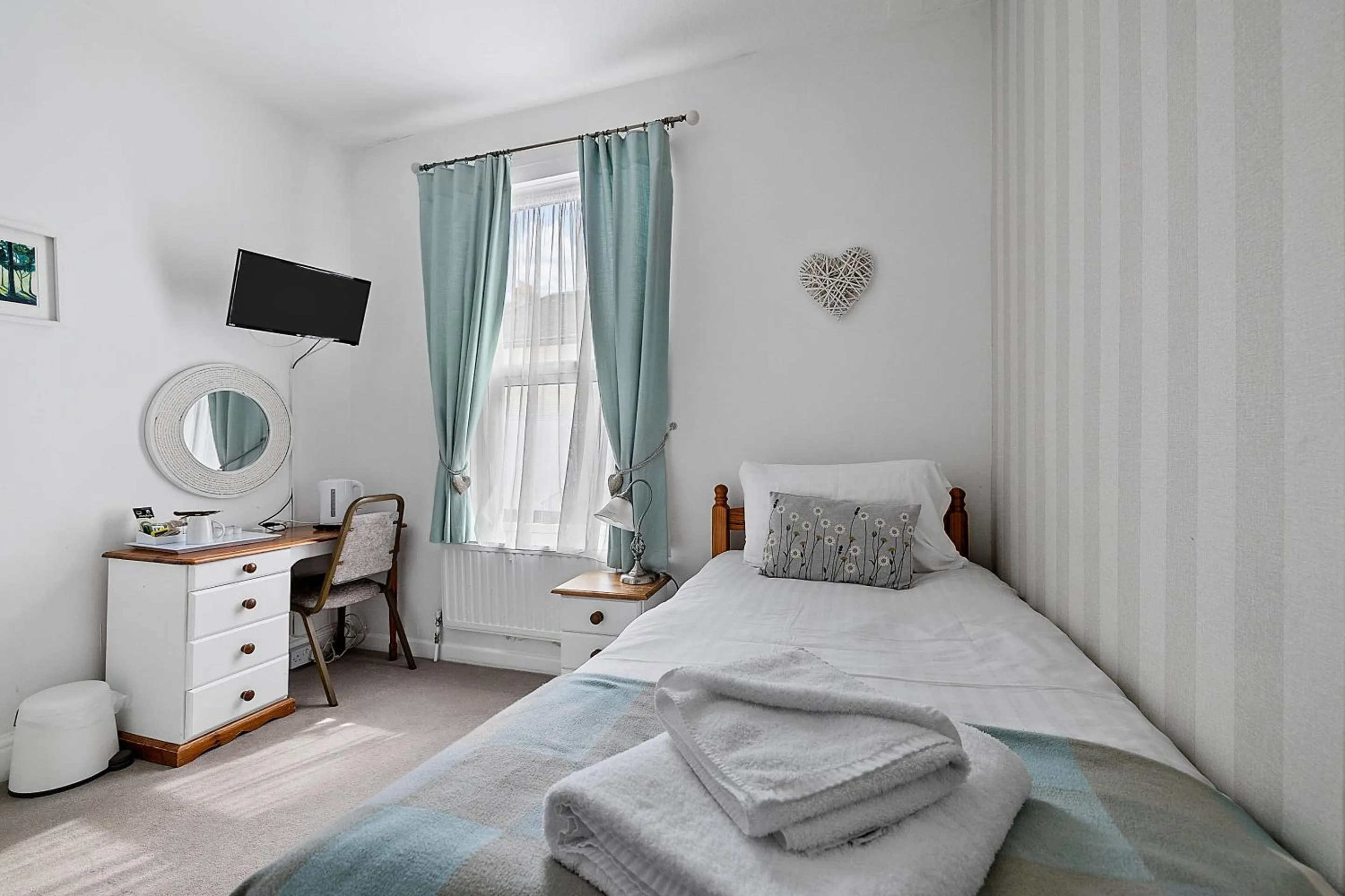 Bedroom, Bed in Imperial Plymouth