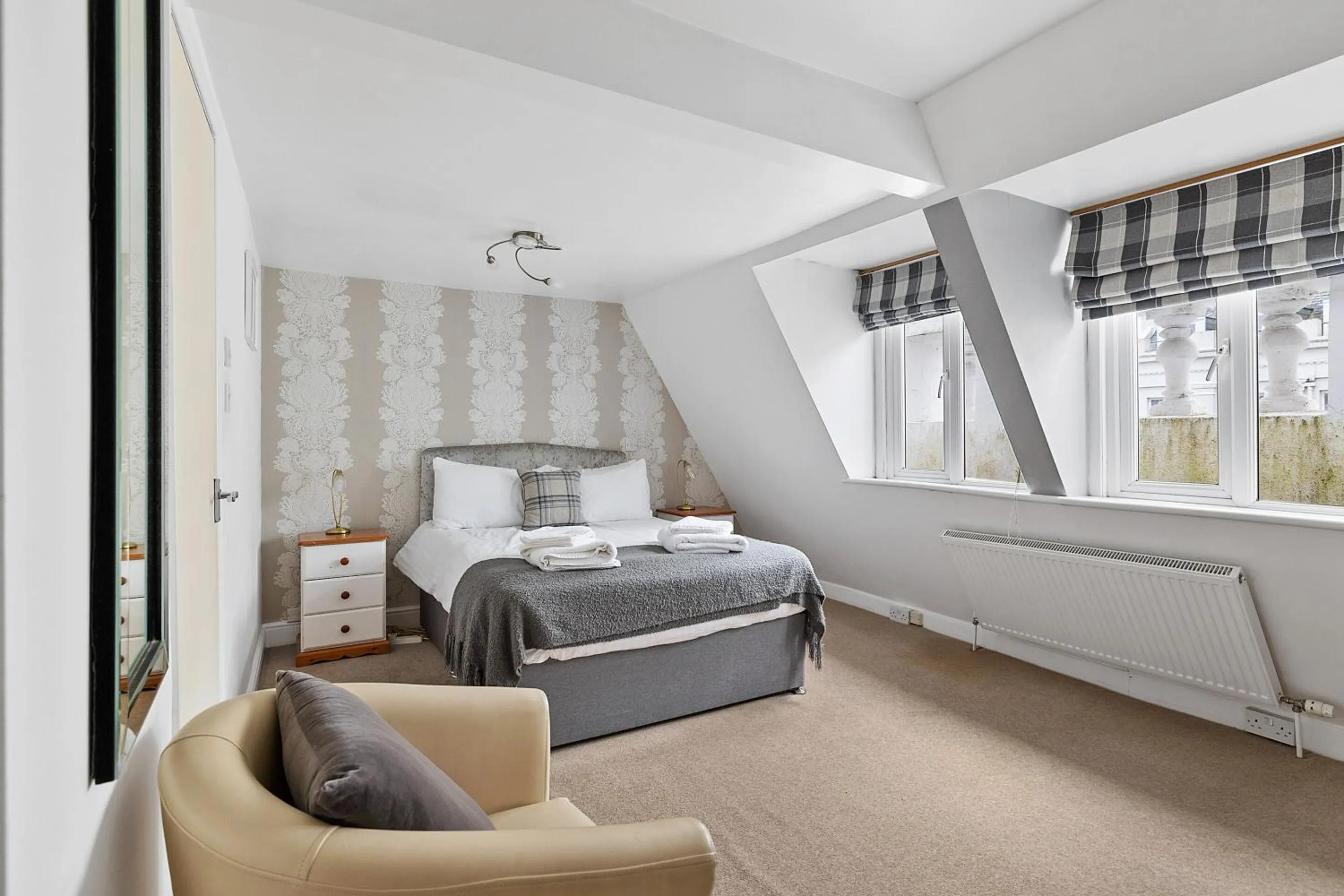 Bedroom, Bed in Imperial Plymouth