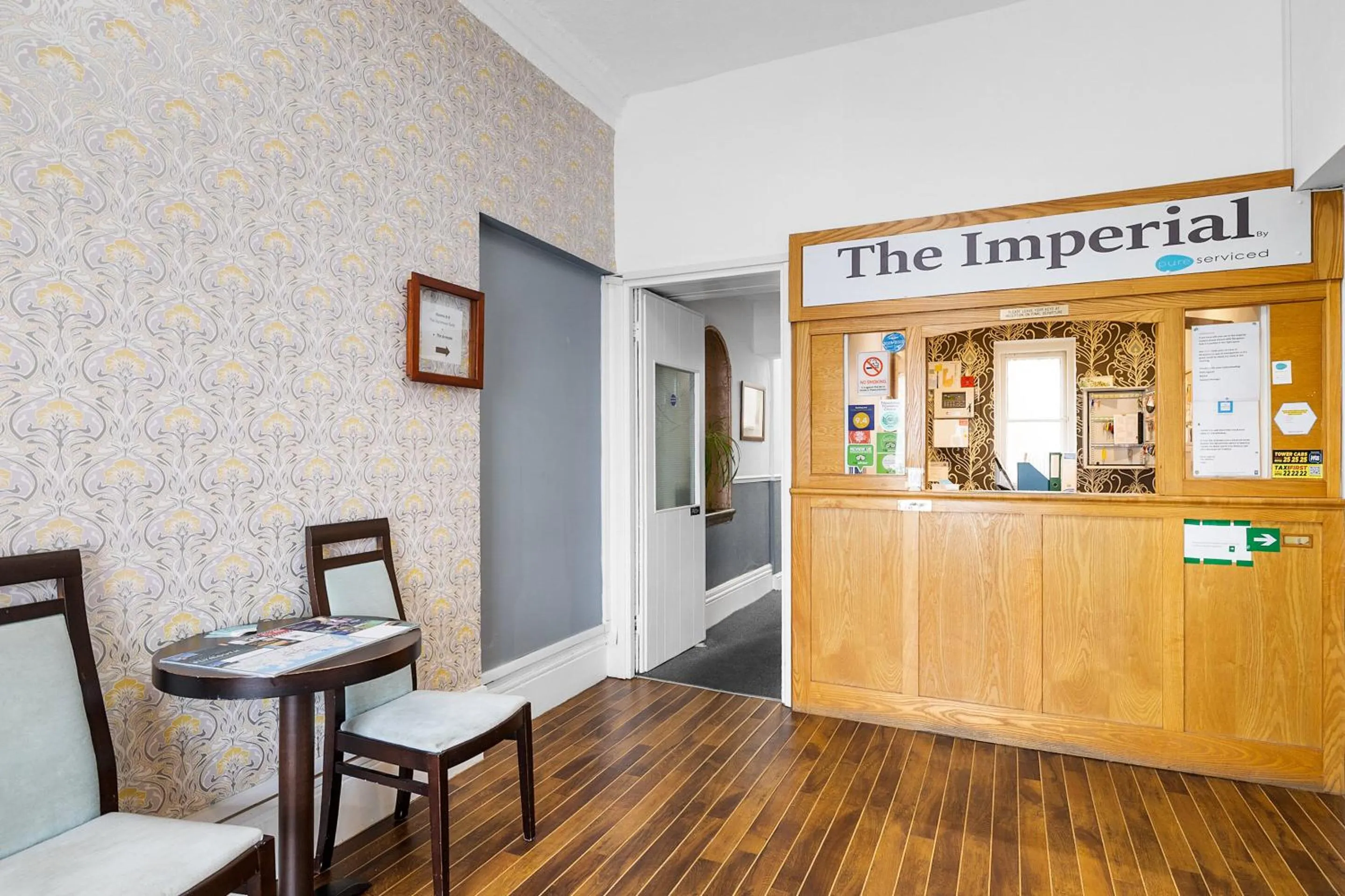 Facade/entrance in Imperial Plymouth