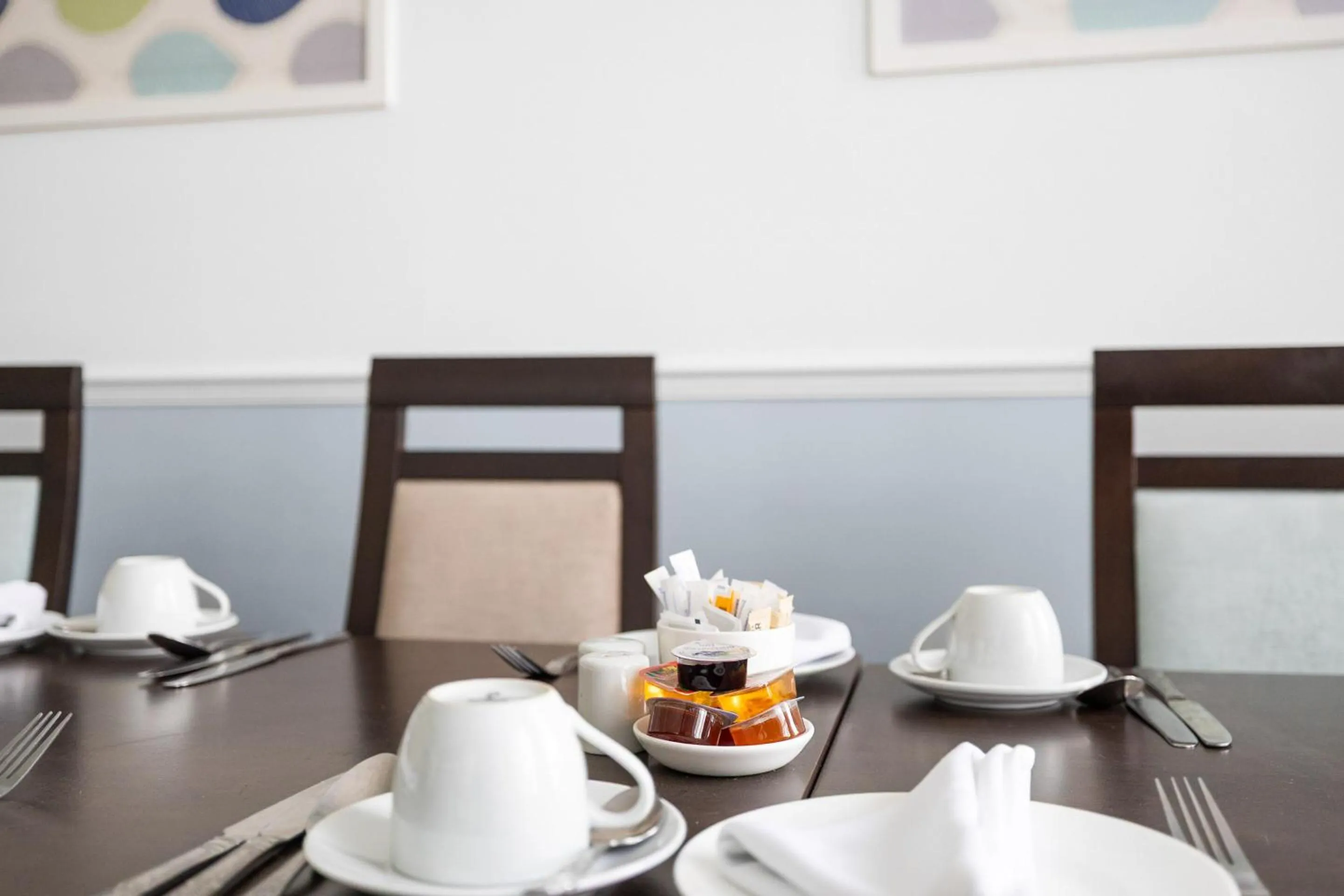 Dining area in Imperial Plymouth