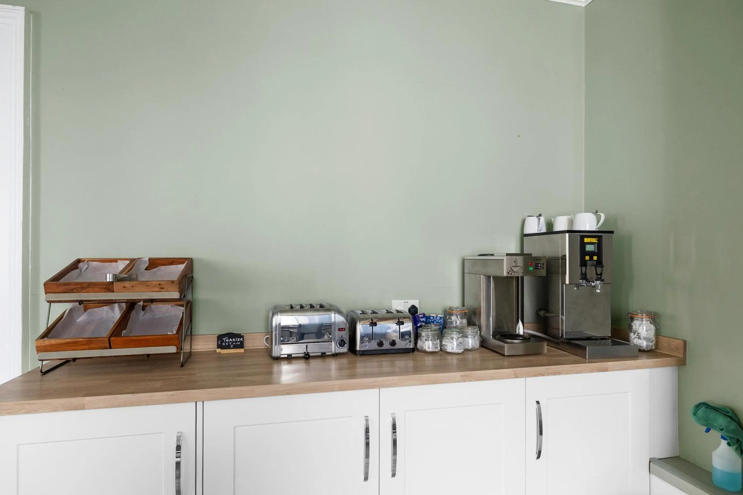 Breakfast in Imperial Plymouth