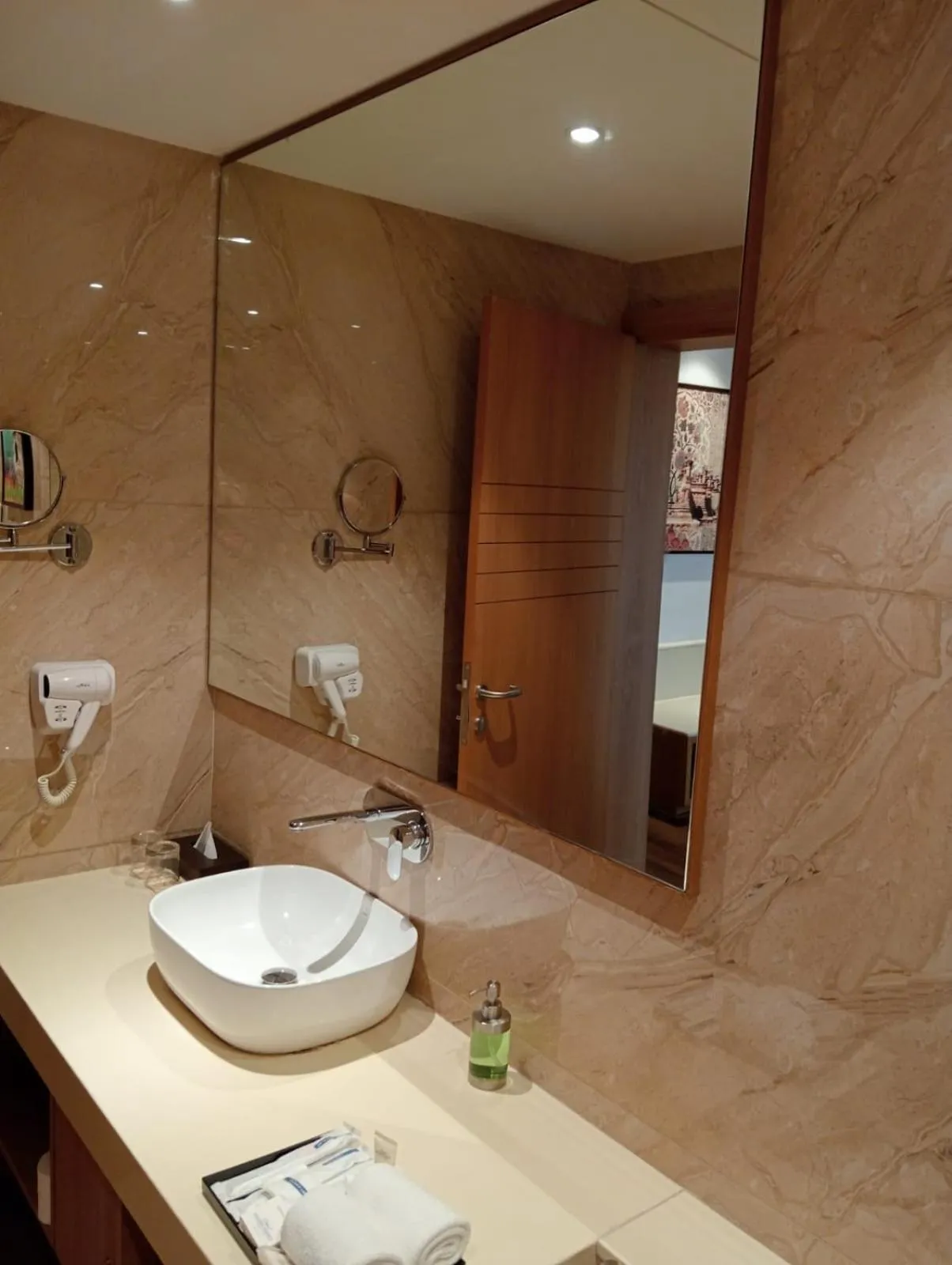 Sarovar Portico, Somnath