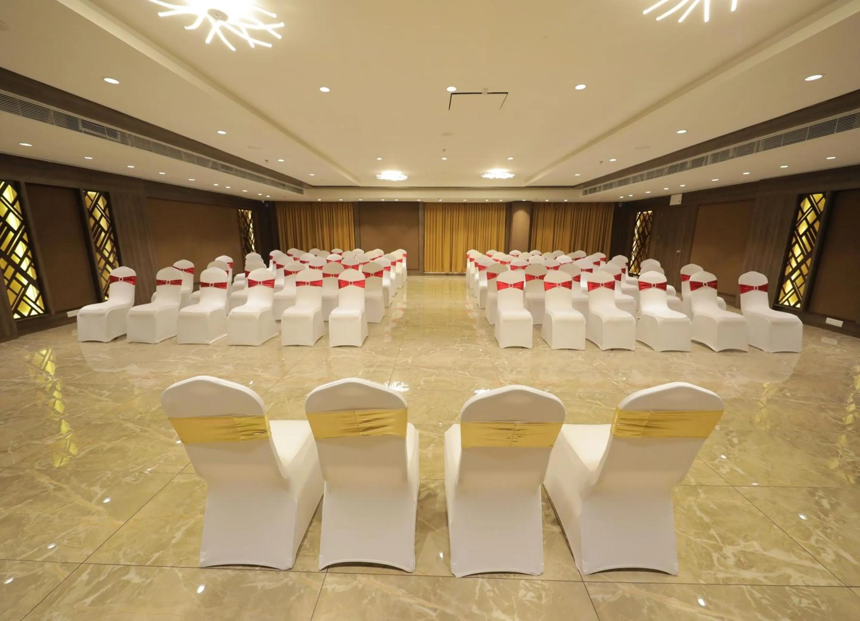 Banquet/Function facilities in Sarovar Portico, Somnath