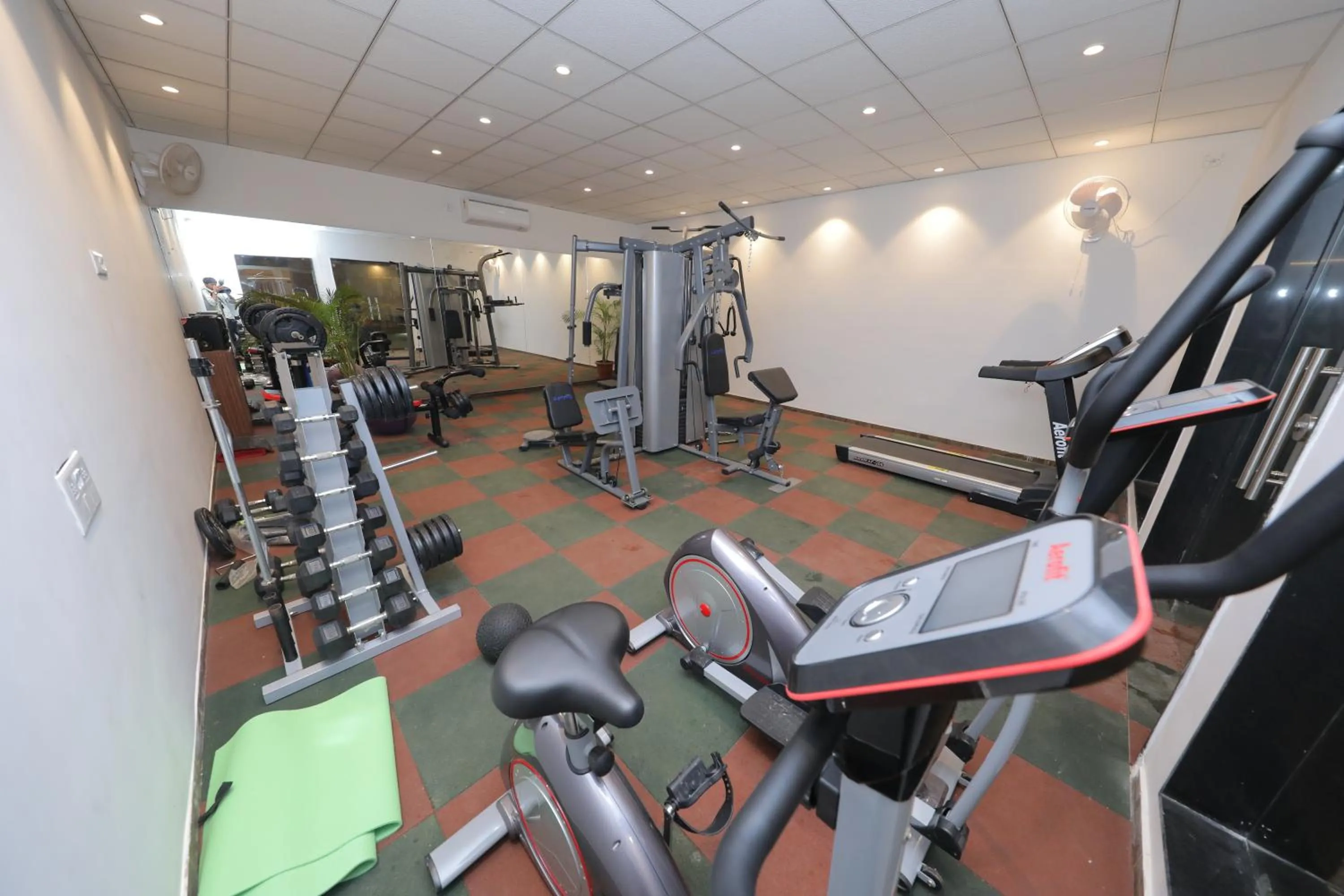 Fitness centre/facilities in Sarovar Portico, Somnath