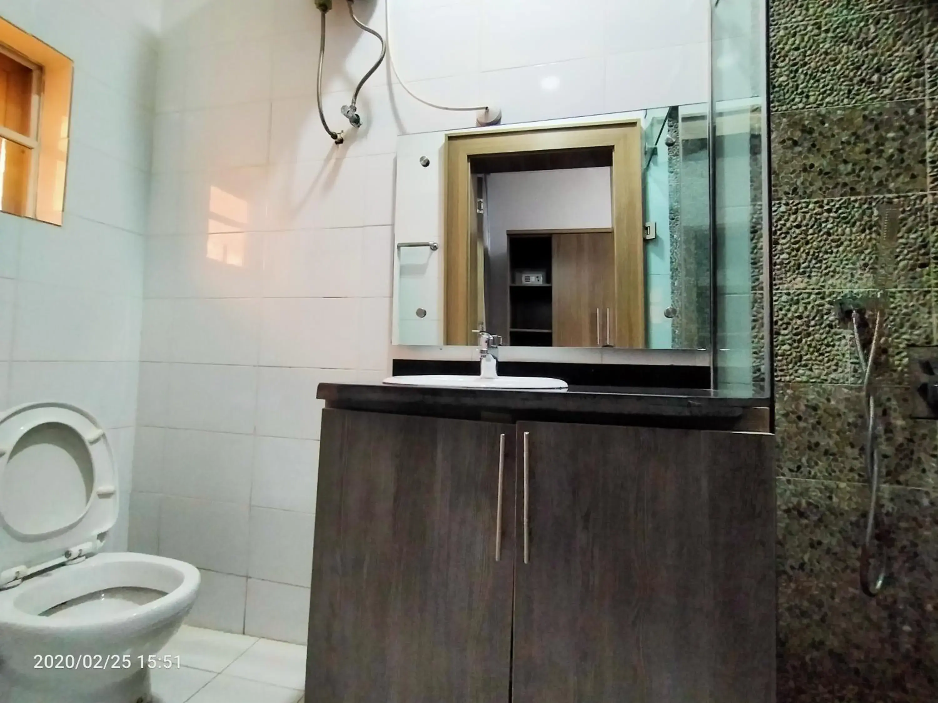 Deluxe Room in Dalchifit Suites by Premium Swiss Hospitality Deluxe Room in Dalchifit Suites by Premium Swiss Hospitality