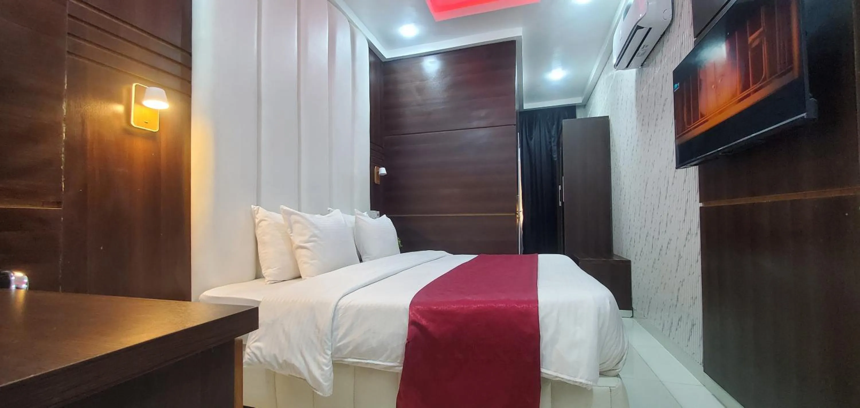 Bed in Dalchifit Suites by Premium Swiss Hospitality