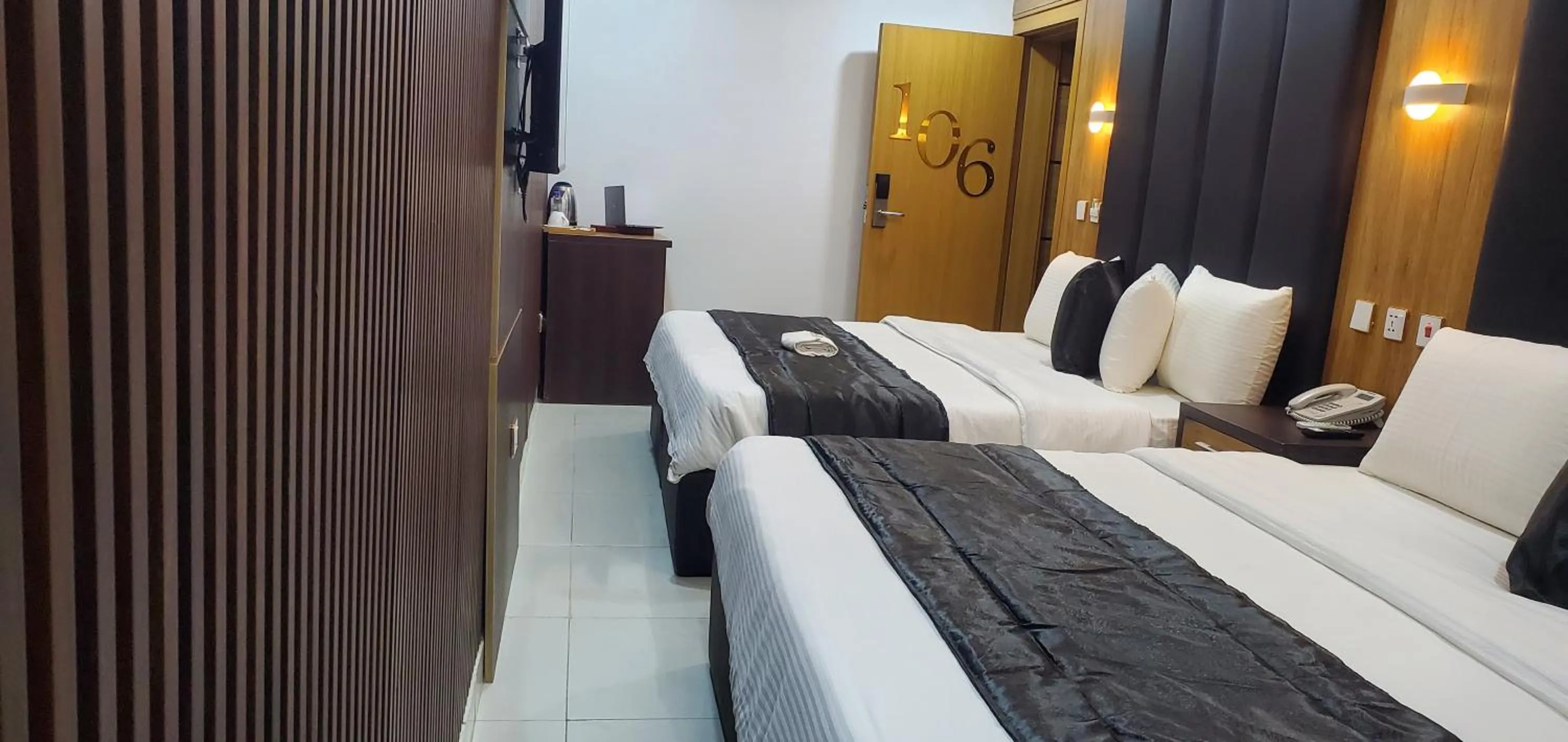 Bed in Dalchifit Suites by Premium Swiss Hospitality