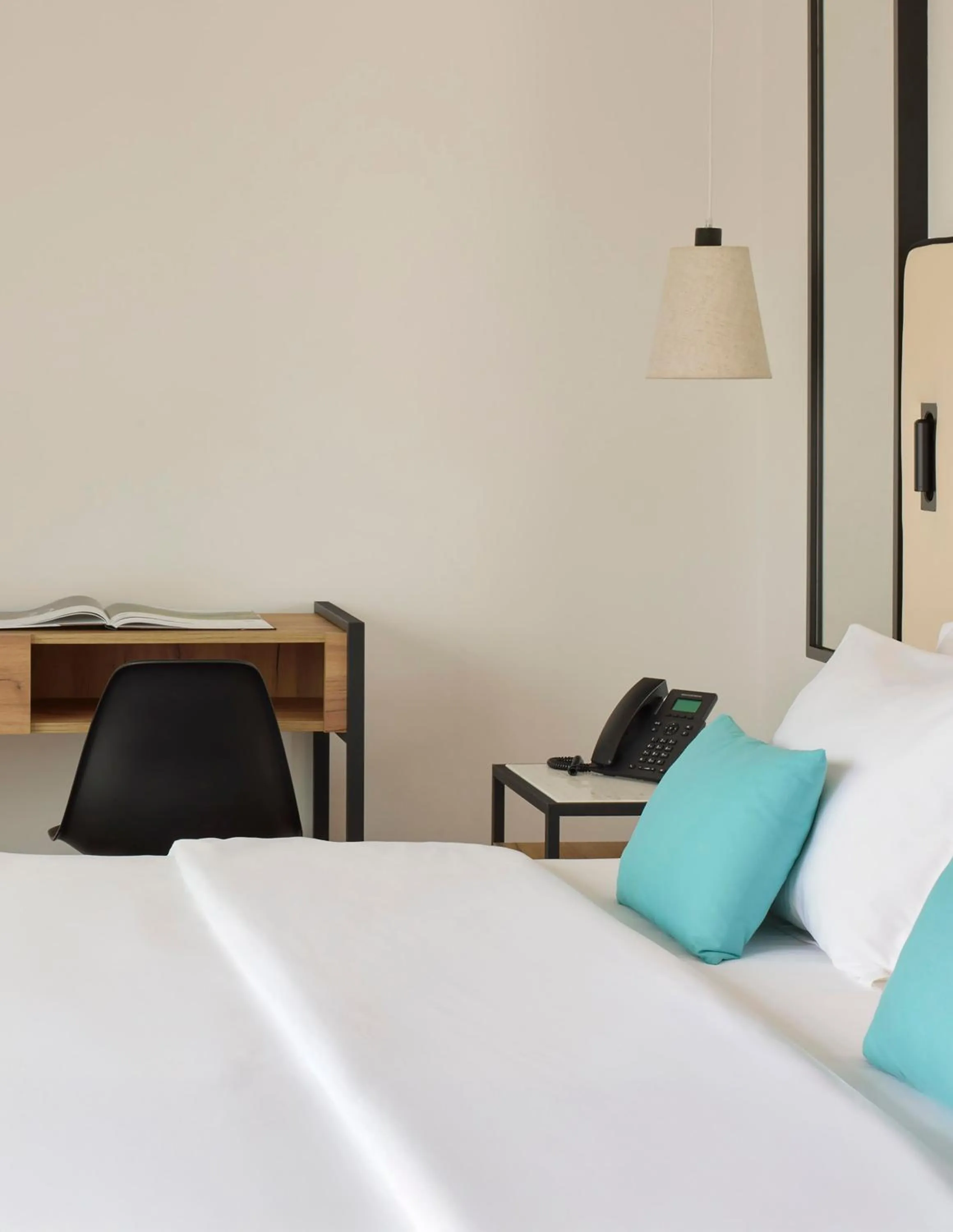 Bed in SOL Tropikal Durres