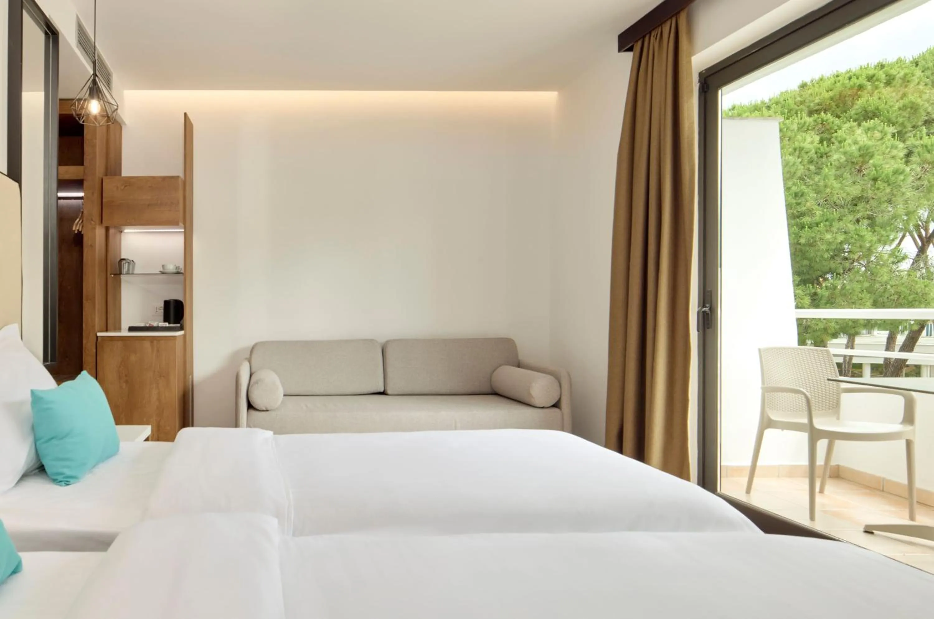 Property building, Bed in SOL Tropikal Durres