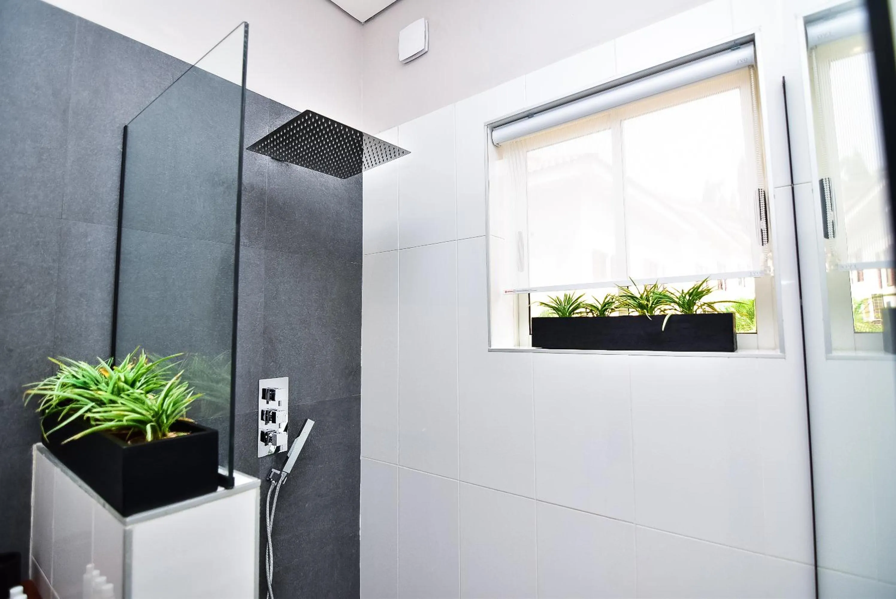 Shower in Atelier Boutique Hotel