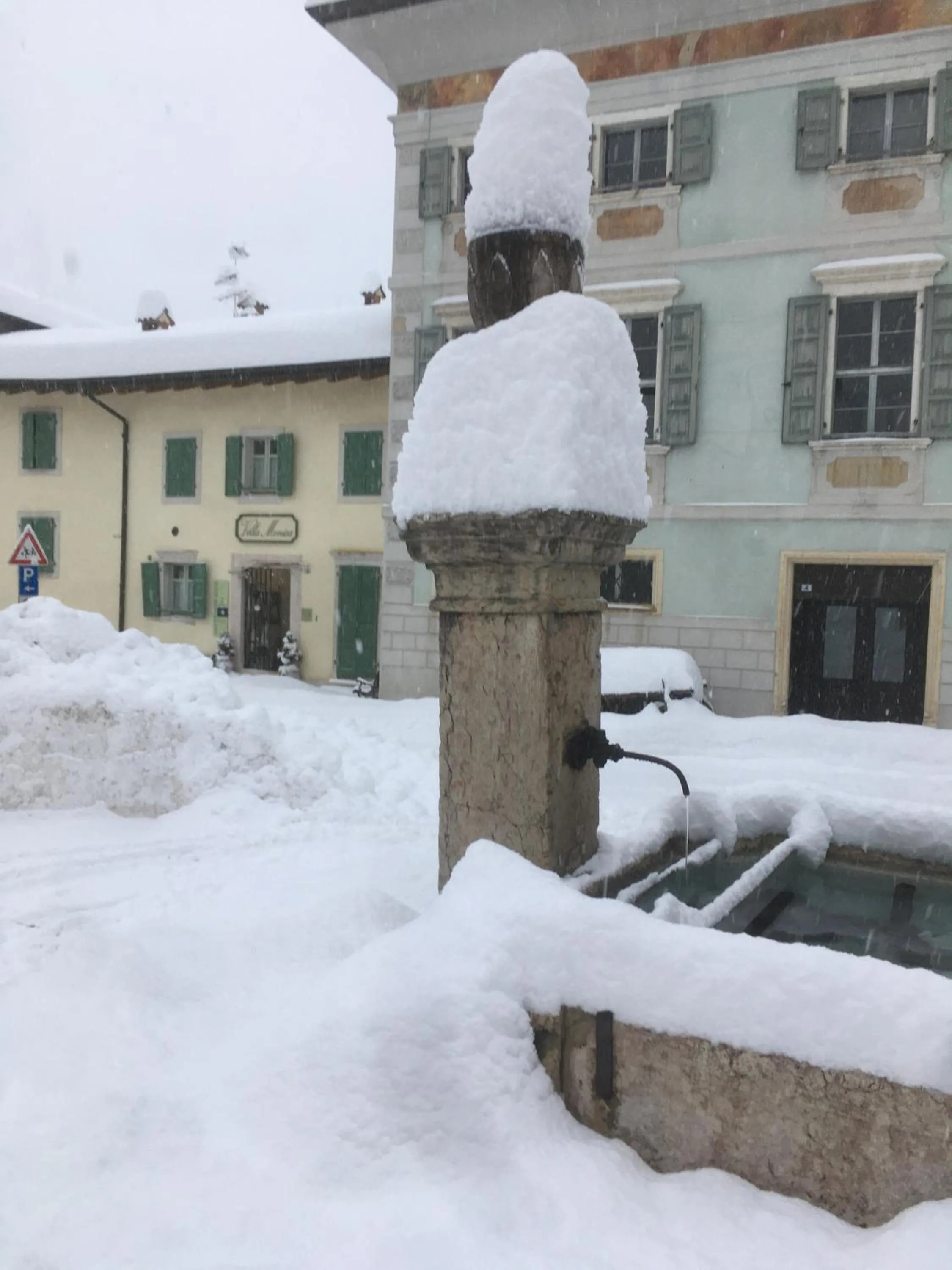 Property building in Villa Monica