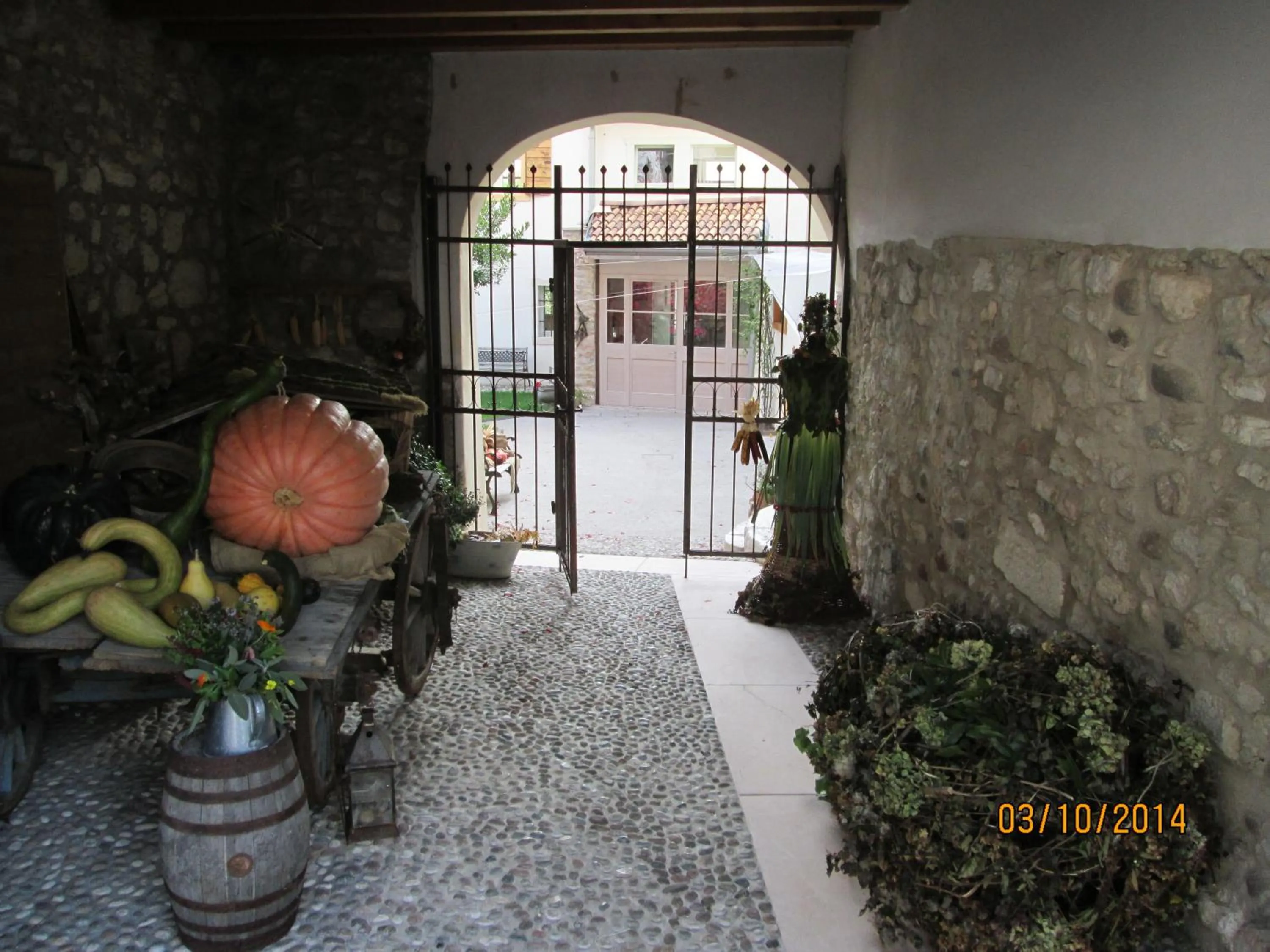 Facade/entrance in Villa Monica