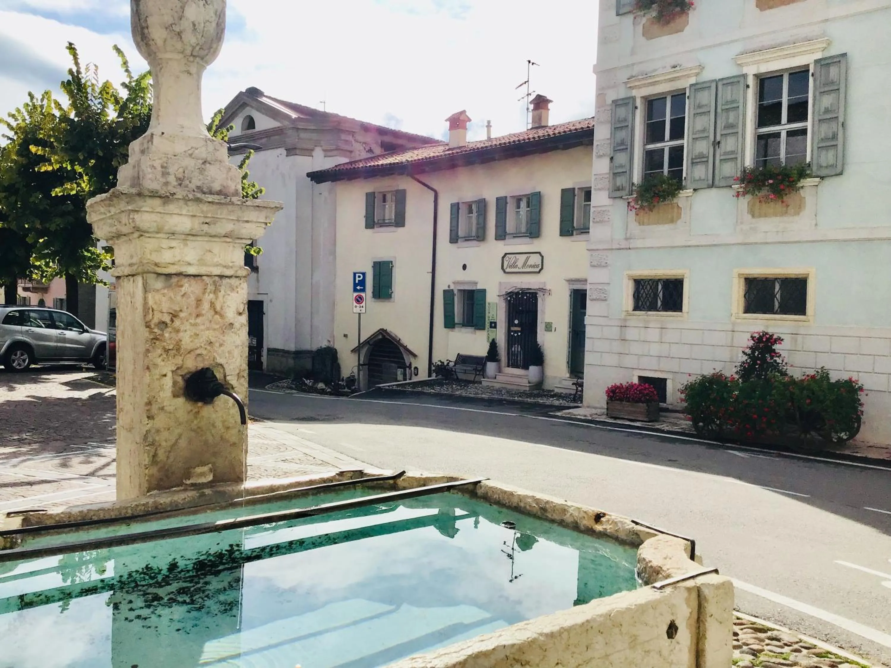 Property building in Villa Monica