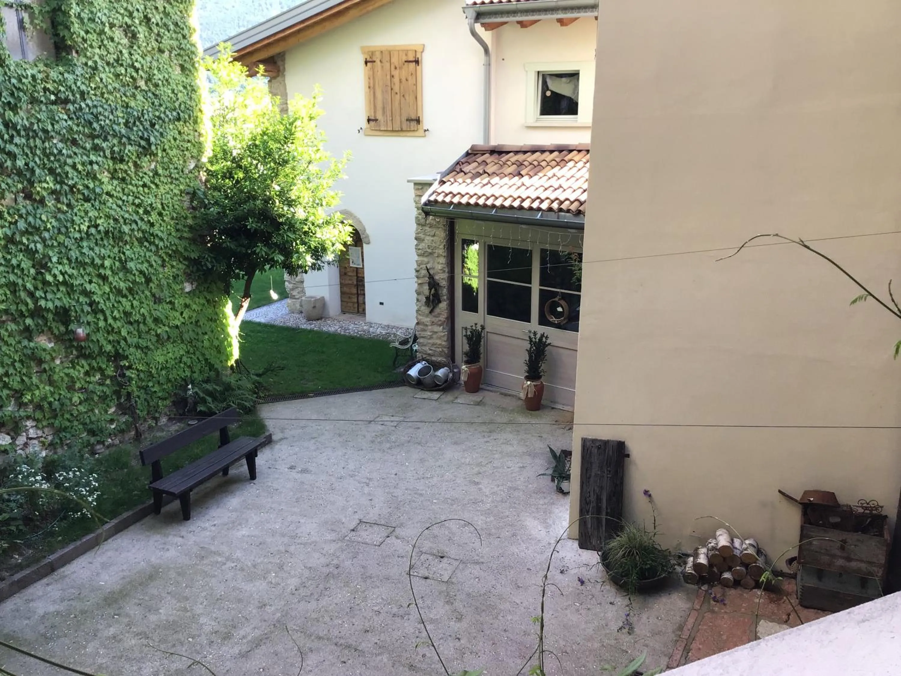Inner courtyard view in Villa Monica