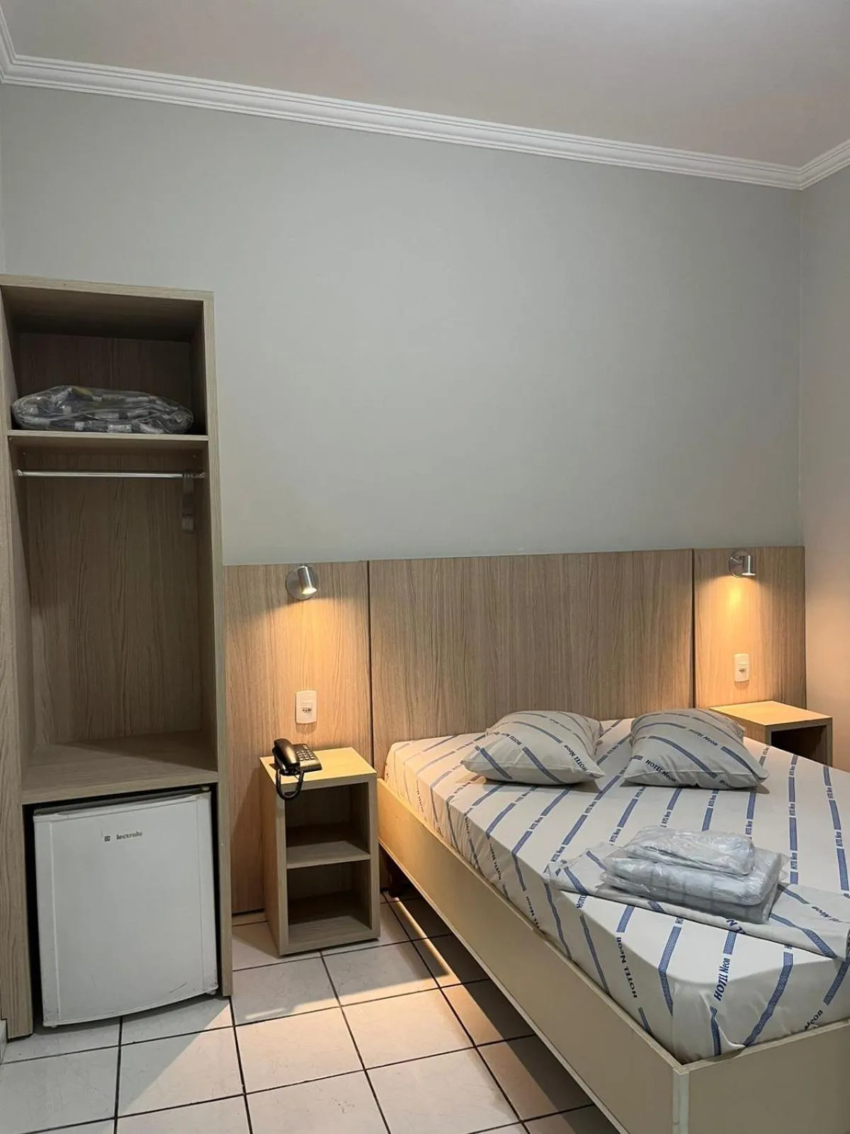 Hotel Neon - próximo a 25 de março, Bom Retiro e Brás, á 2min do mirante Sampa SKY e pista de skate Anhangabaú