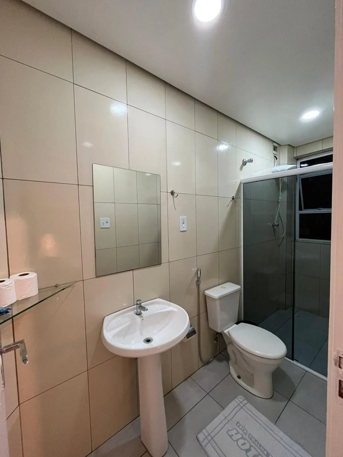 Bathroom in Hotel Neon - próximo a 25 de março, Bom Retiro e Brás, á 2min do mirante Sampa SKY e pista de skate Anhangabaú