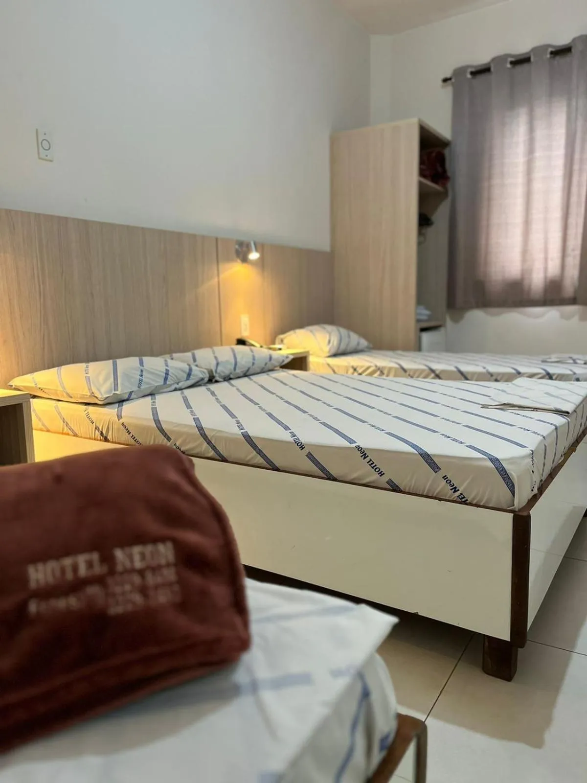 Bed in Hotel Neon - próximo a 25 de março, Bom Retiro e Brás, á 2min do mirante Sampa SKY e pista de skate Anhangabaú