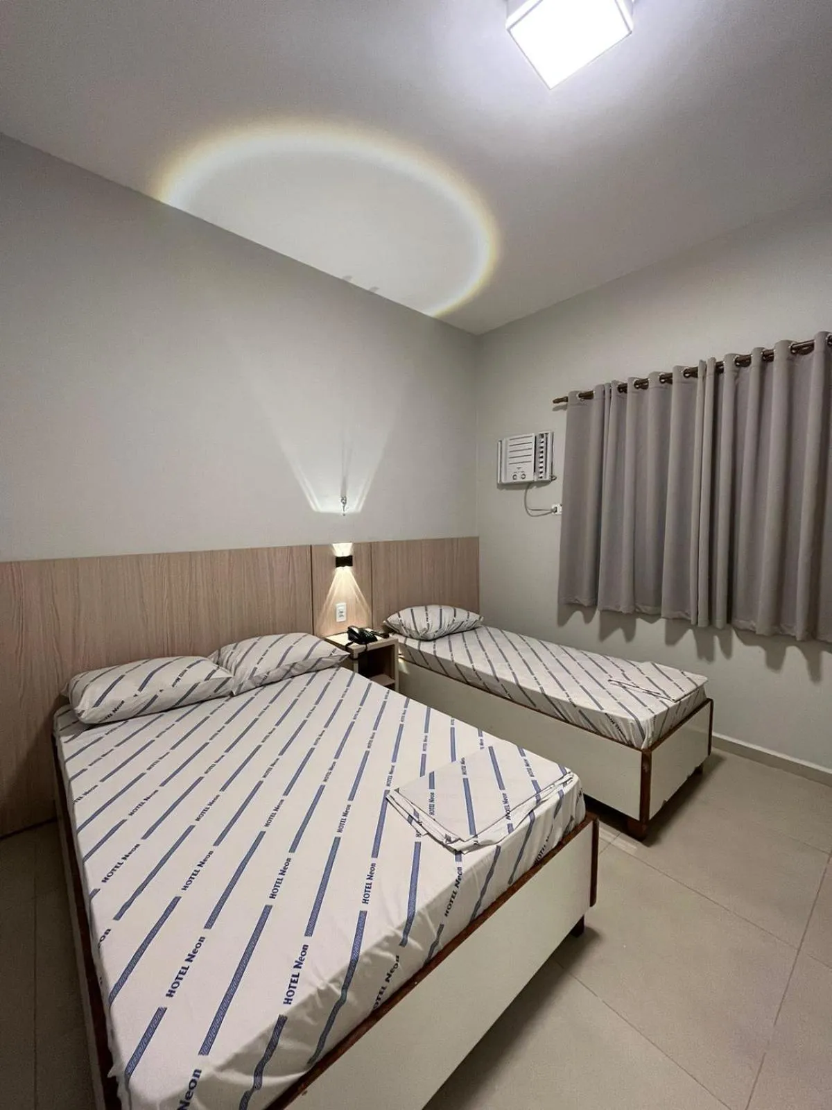 Photo of the whole room in Hotel Neon - próximo a 25 de março, Bom Retiro e Brás, á 2min do mirante Sampa SKY e pista de skate Anhangabaú