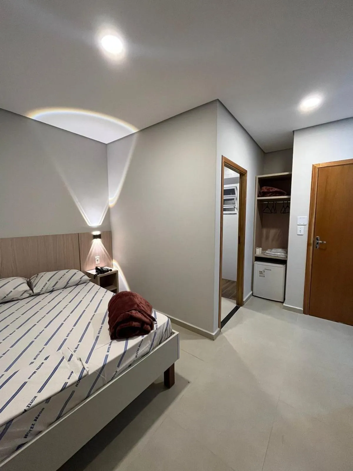 Bed in Hotel Neon - próximo a 25 de março, Bom Retiro e Brás, á 2min do mirante Sampa SKY e pista de skate Anhangabaú