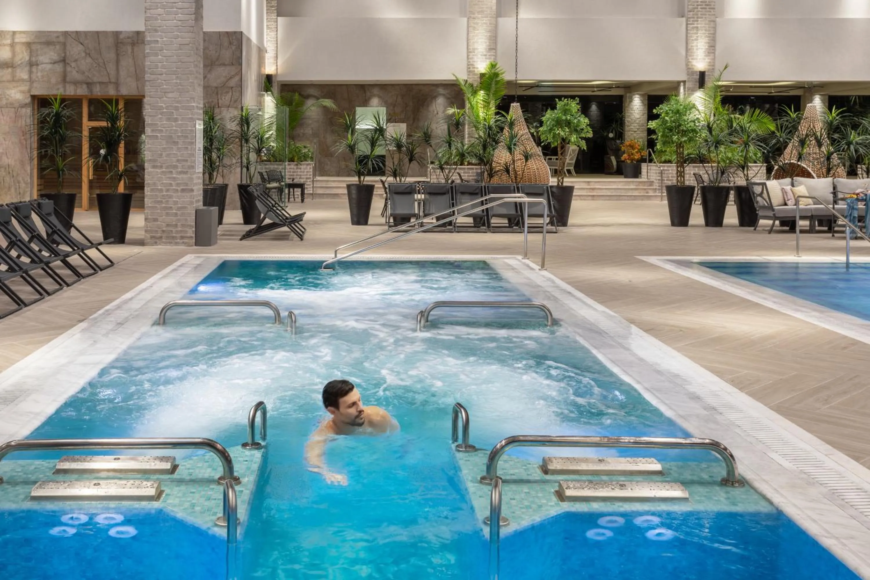 Swimming pool in Dream Island Spa & Health Resort