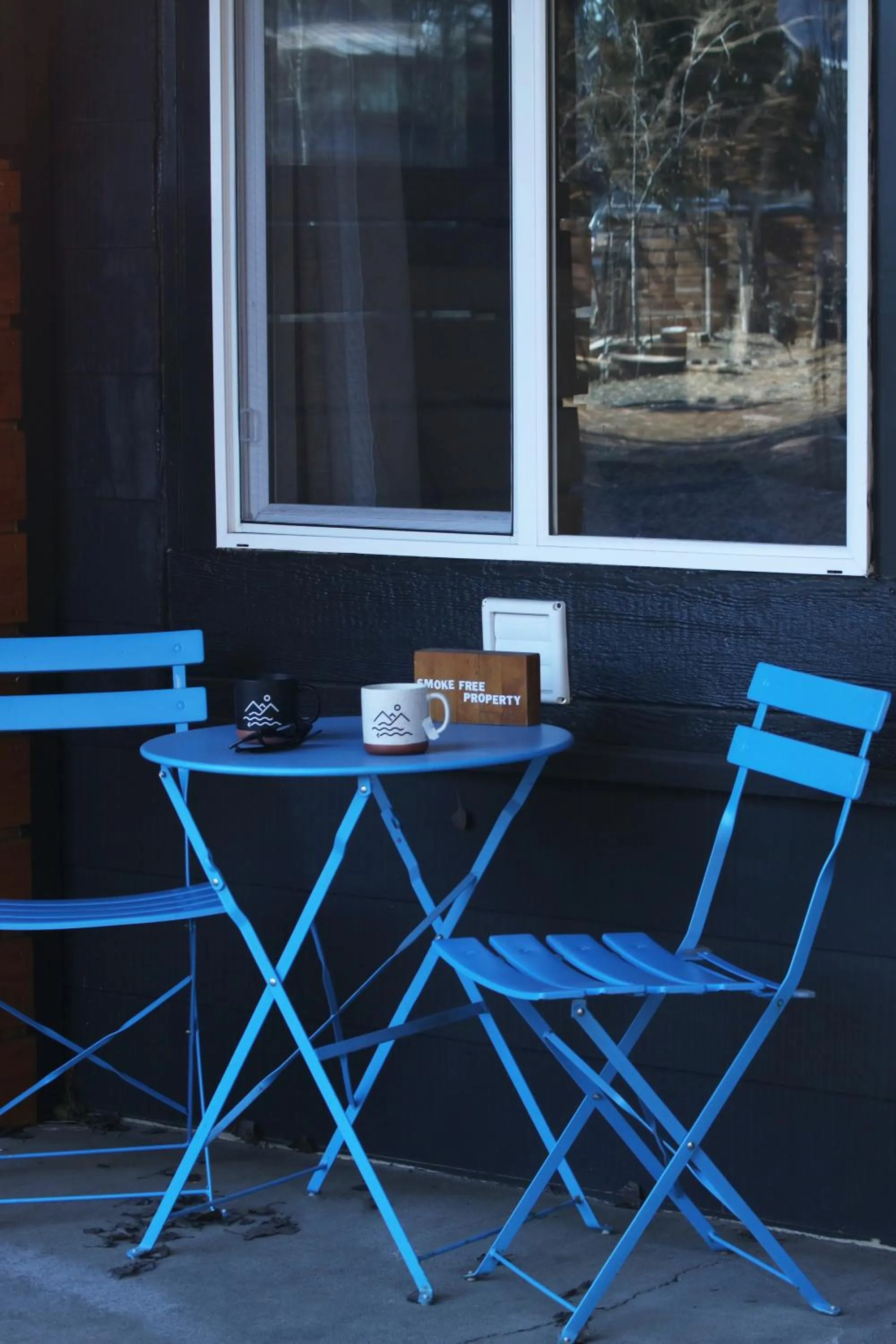 Patio in Left Coast Lodge - Pet Friendly